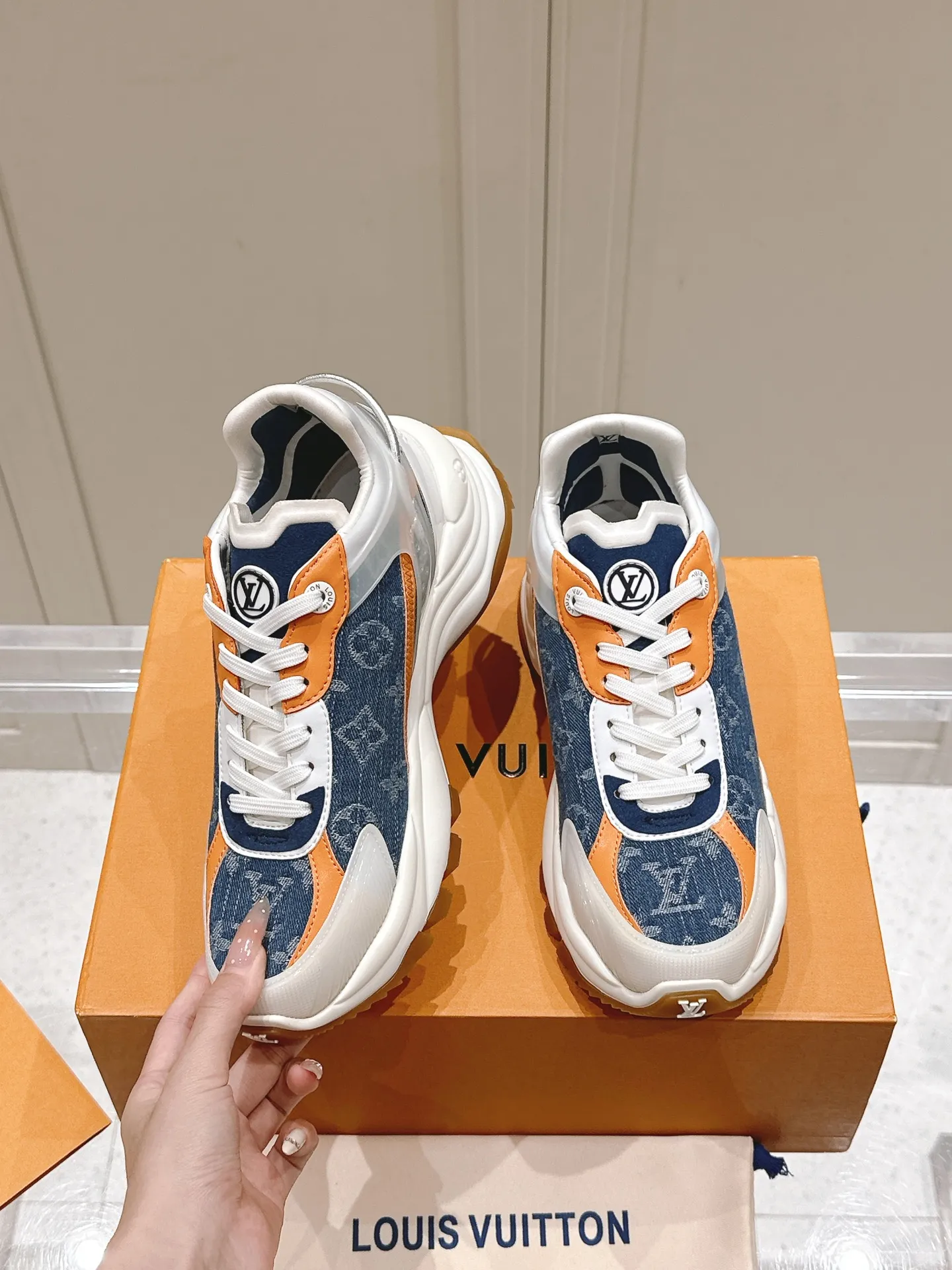 LV RUN 55 ブルー花柄スニーカー - 画像 (5)