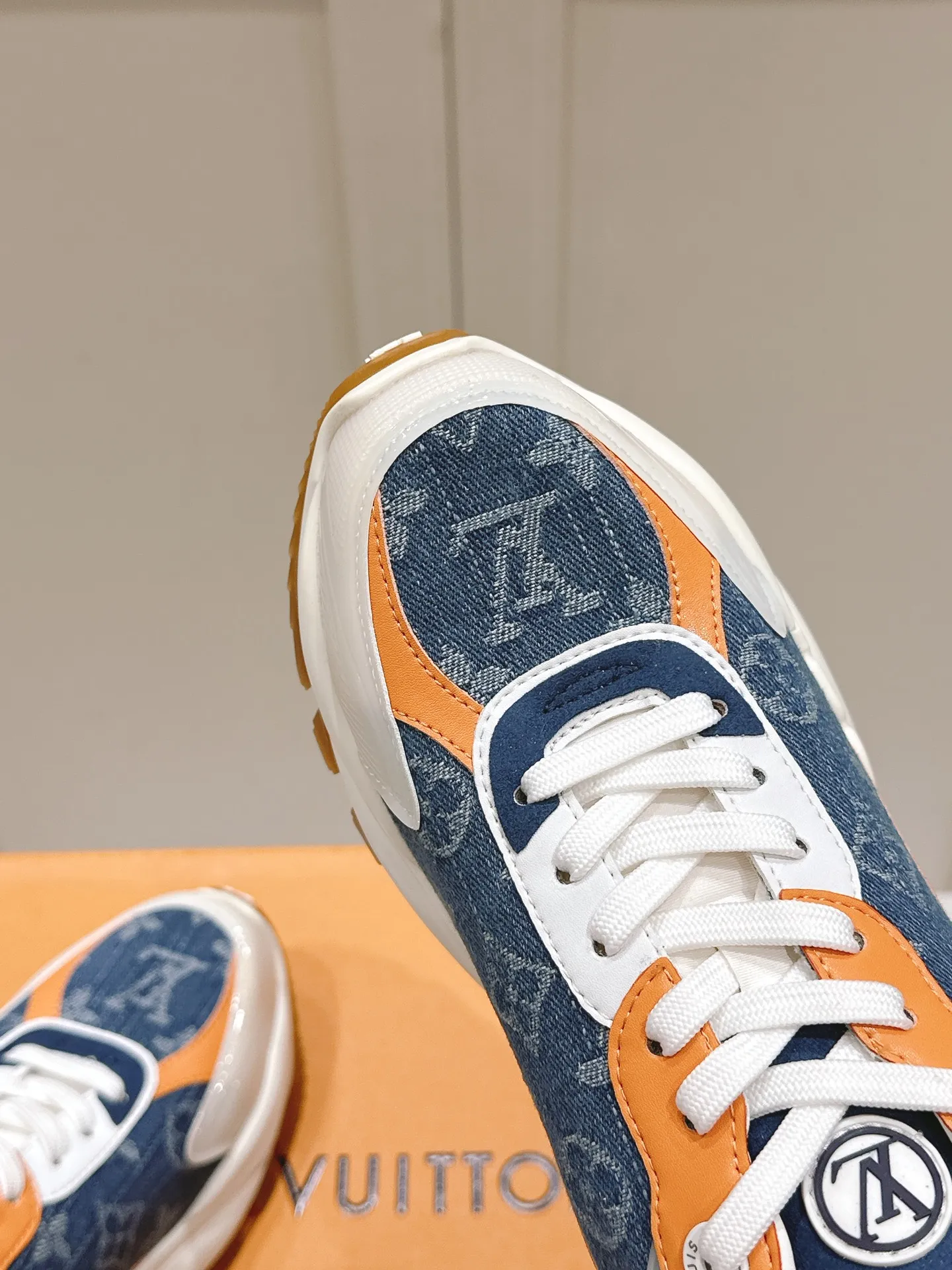 LV RUN 55 ブルー花柄スニーカー - 画像 (7)