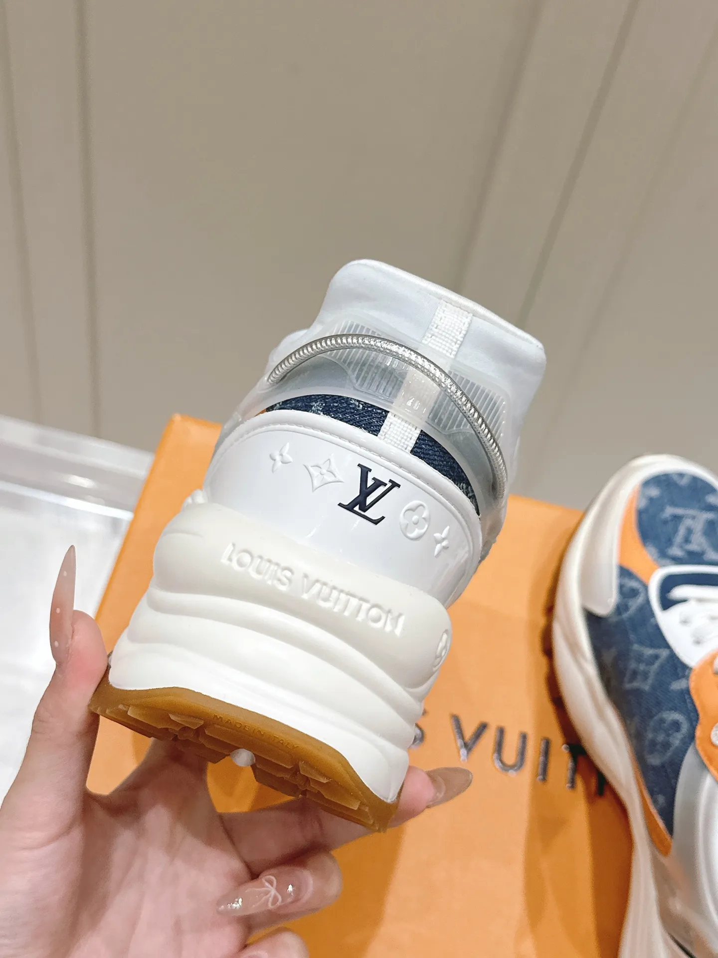 LV RUN 55 ブルー花柄スニーカー - 画像 (8)