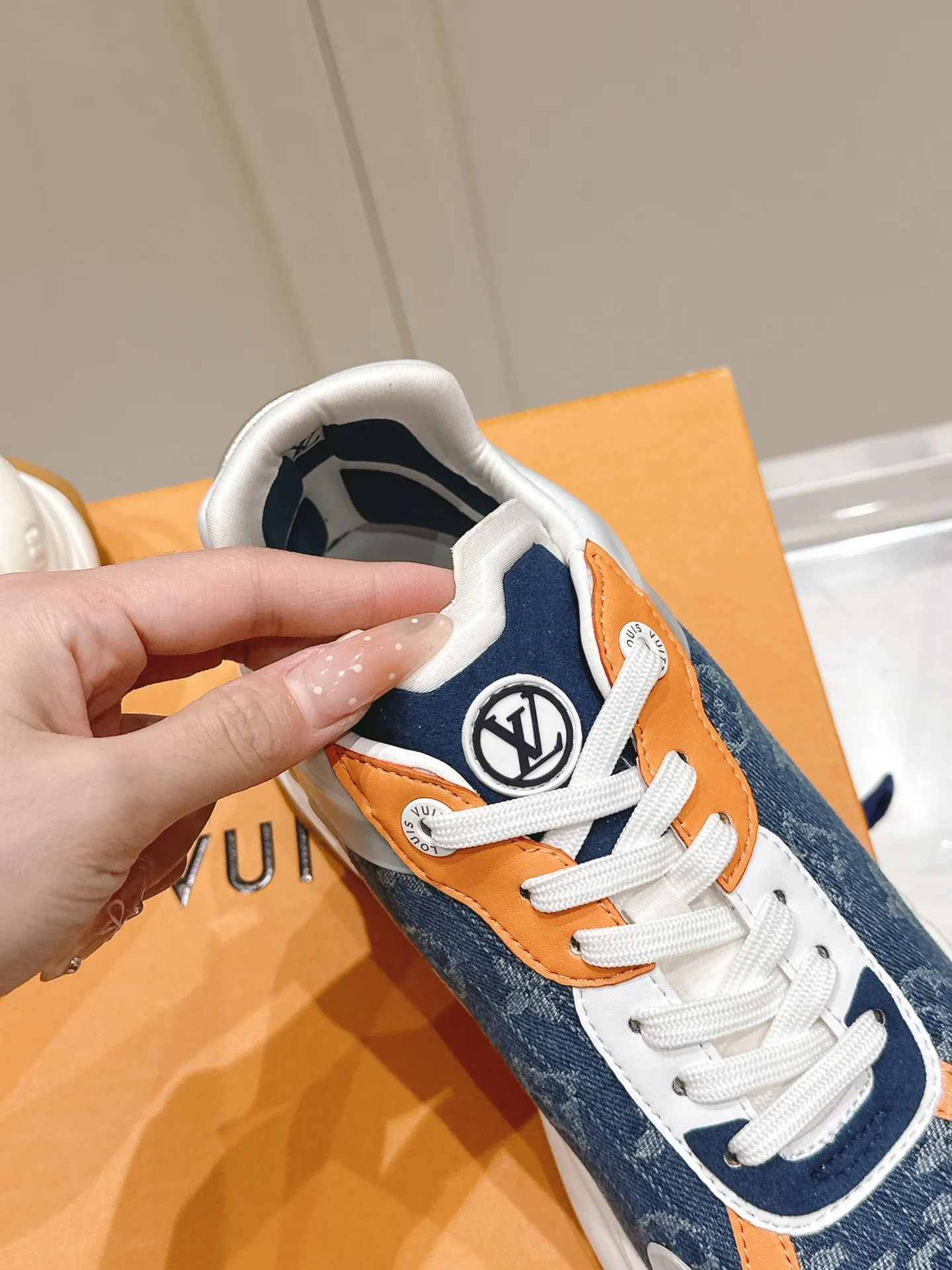 LV RUN 55 ブルー花柄スニーカー - 画像 (9)