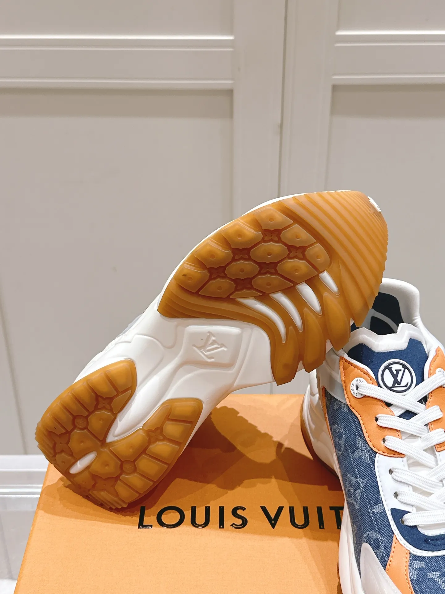 LV RUN 55 ブルー花柄スニーカー - 画像 (10)