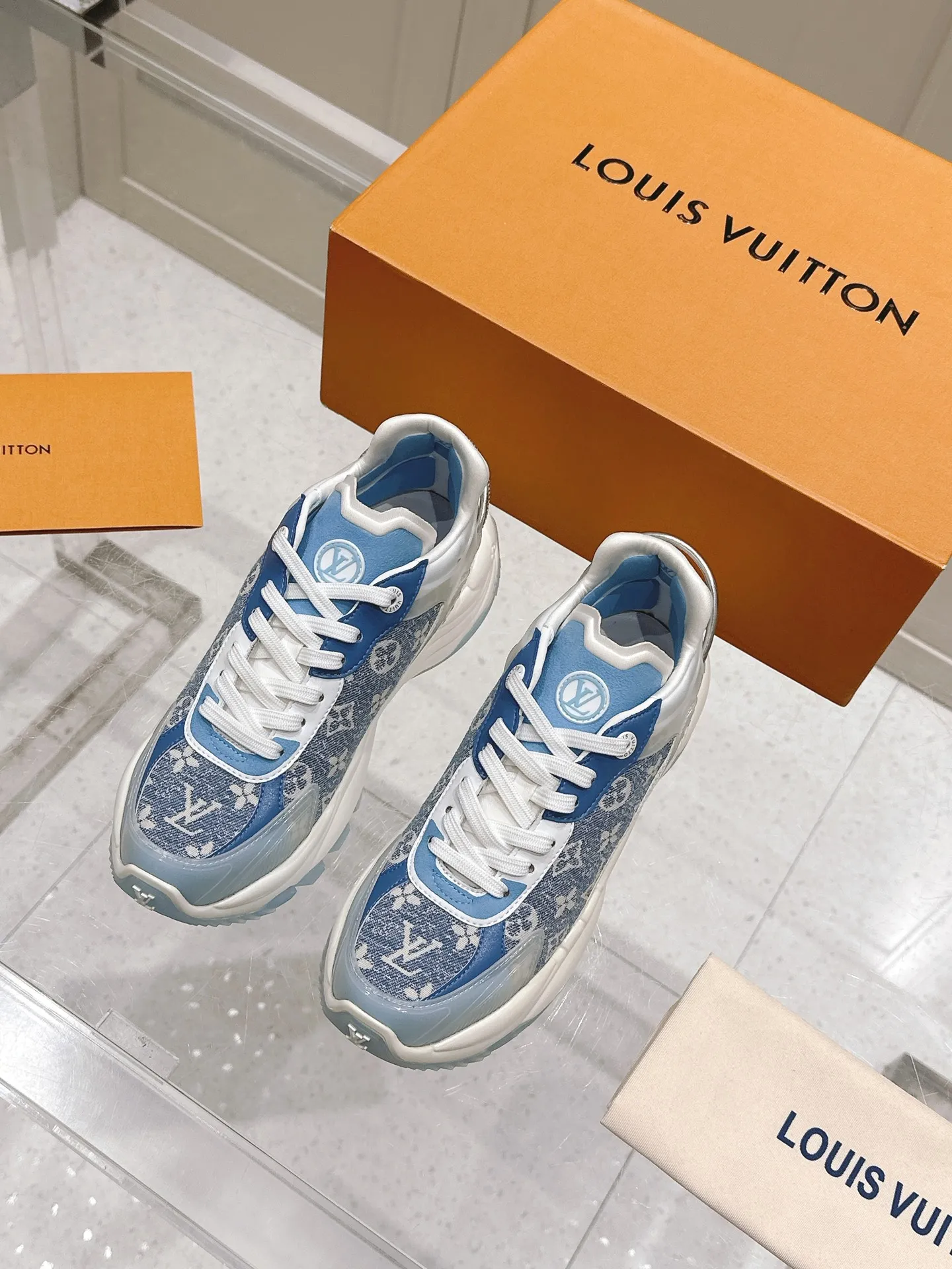 LOUIS VUITTON RUN 55 ブルー スニーカー - 画像 (3)
