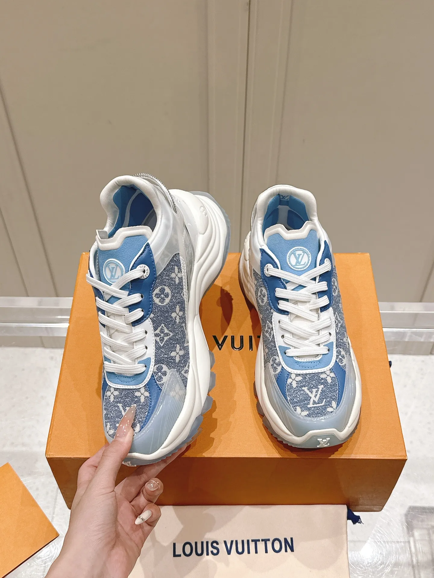 LOUIS VUITTON RUN 55 ブルー スニーカー - 画像 (5)