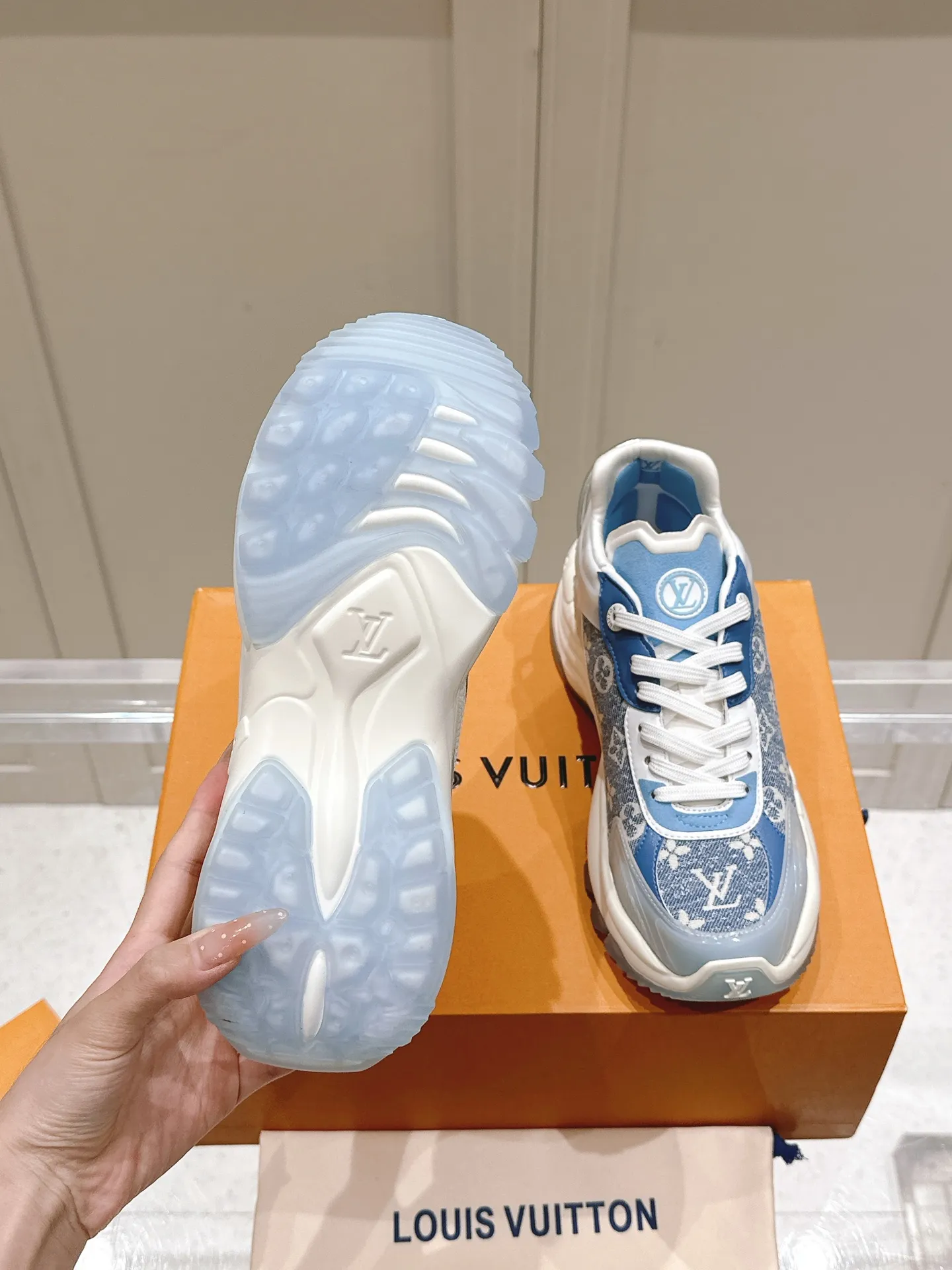 LOUIS VUITTON RUN 55 ブルー スニーカー - 画像 (10)