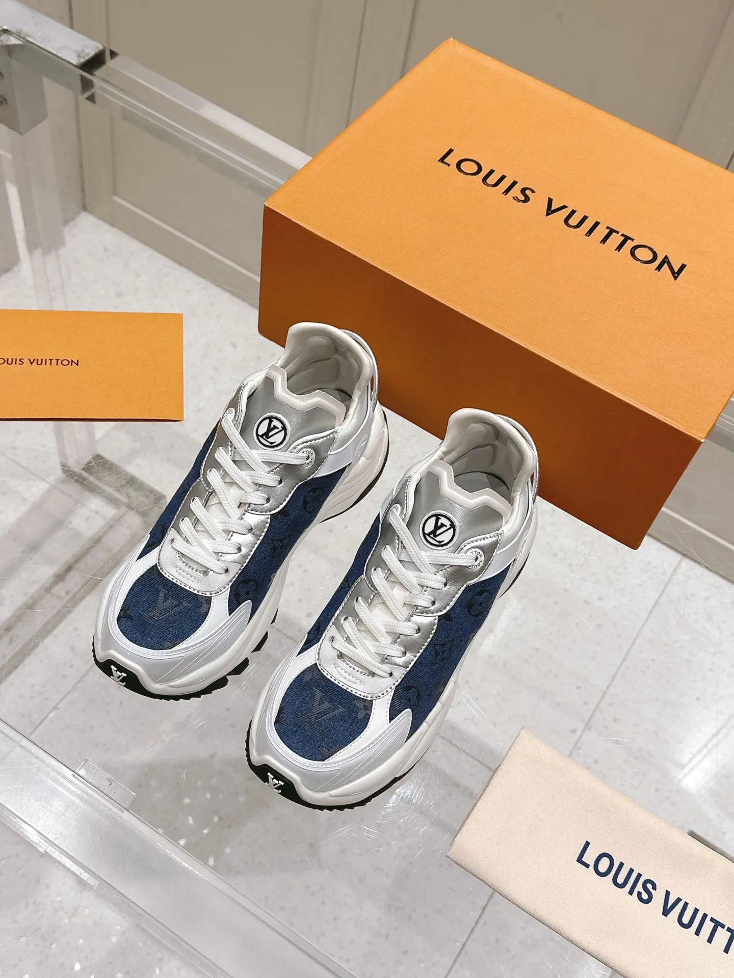 LOUIS VUITTON RUN 55 ブルースニーカー - 画像 (3)