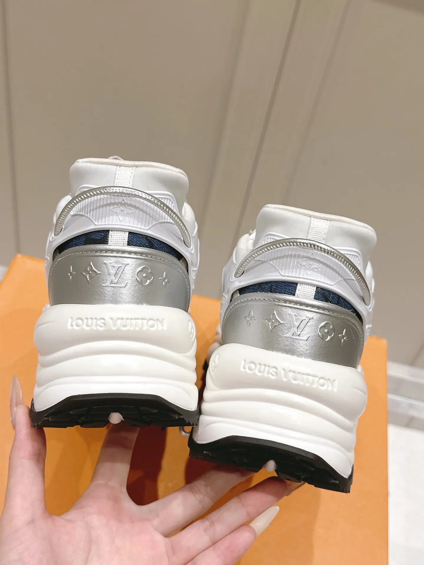 LOUIS VUITTON RUN 55 ブルースニーカー - 画像 (8)