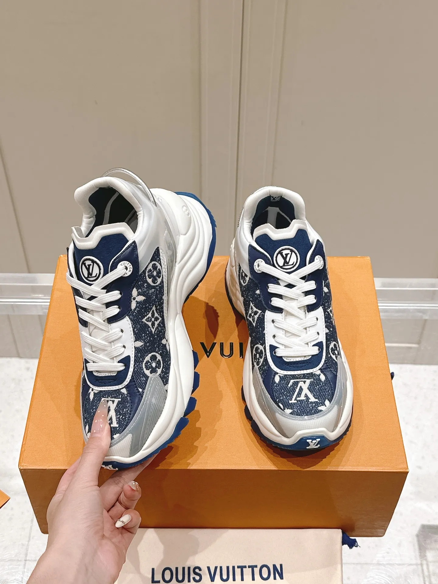 LOUIS VUITTON RUN55 ブルー スニーカー - 画像 (5)