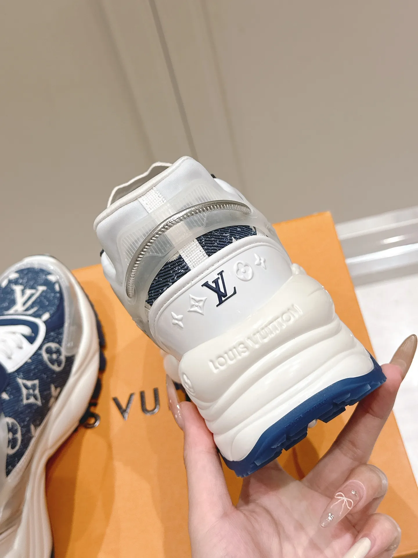 LOUIS VUITTON RUN55 ブルー スニーカー - 画像 (8)