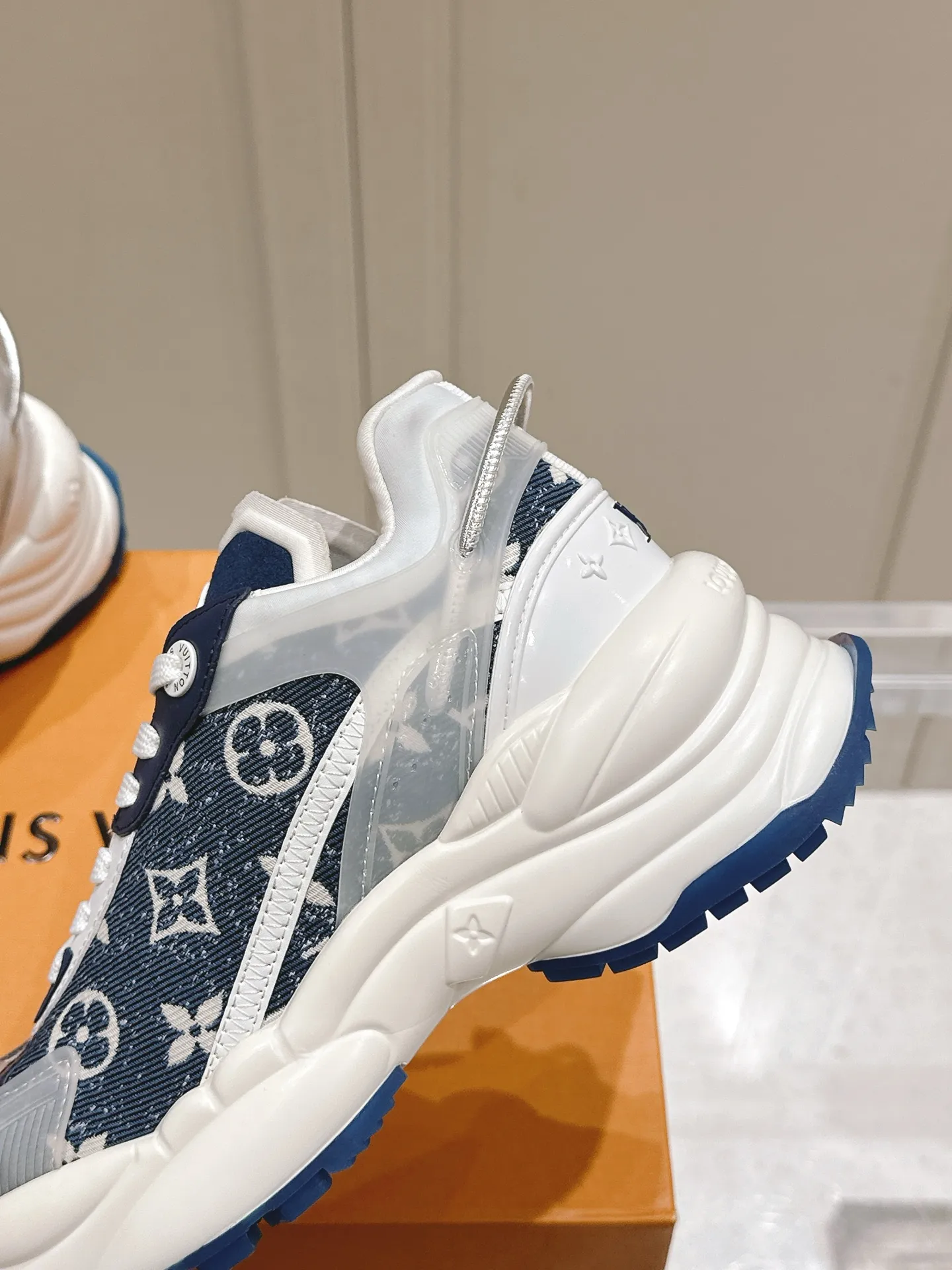 LOUIS VUITTON RUN55 ブルー スニーカー - 画像 (9)