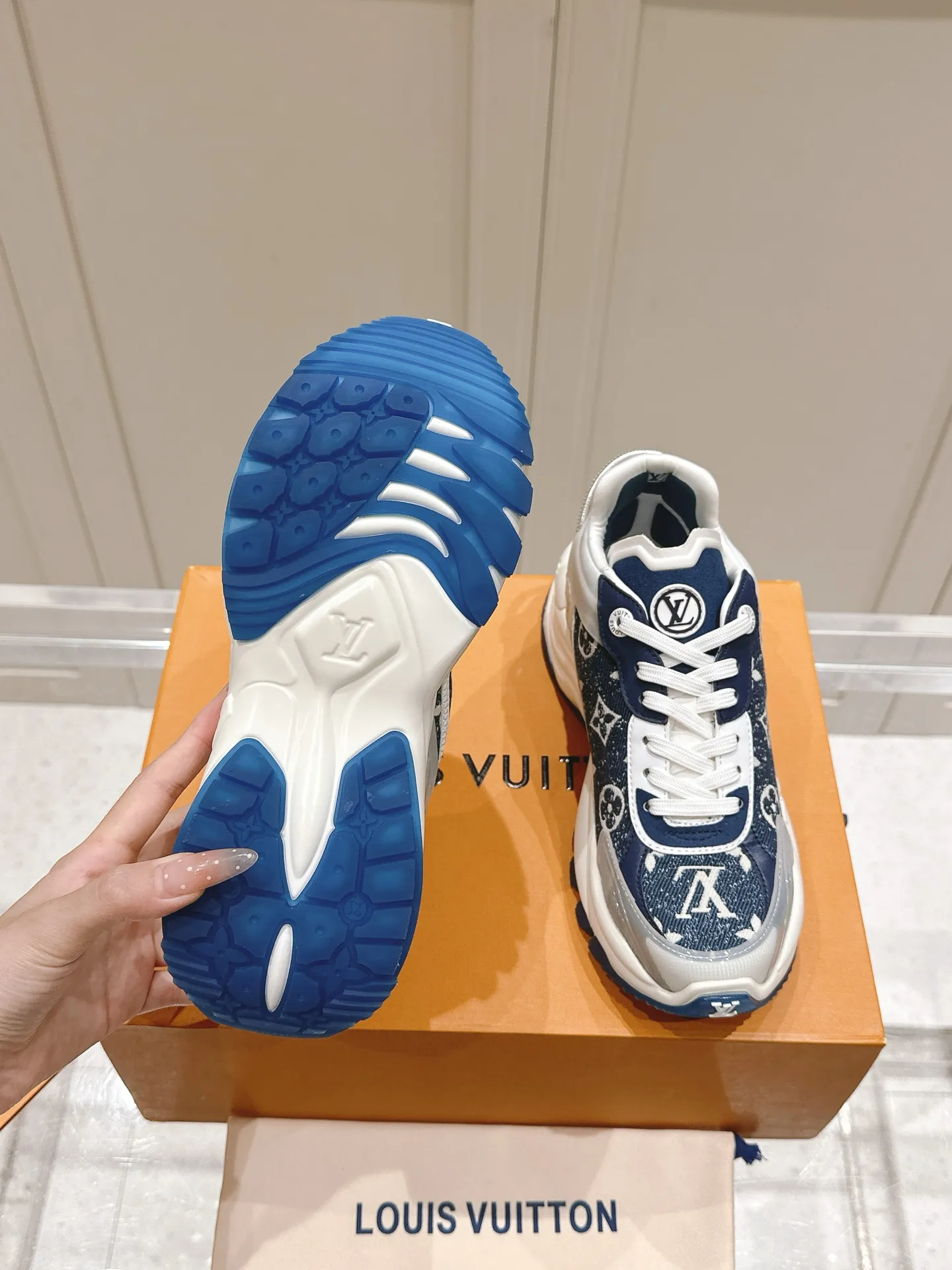 LOUIS VUITTON RUN55 ブルー スニーカー - 画像 (10)