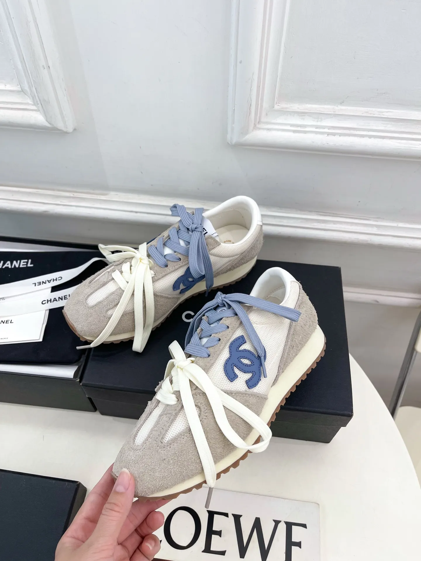 CHANEL 2025春夏新品ブルーとベージュスニーカー - 画像 (4)