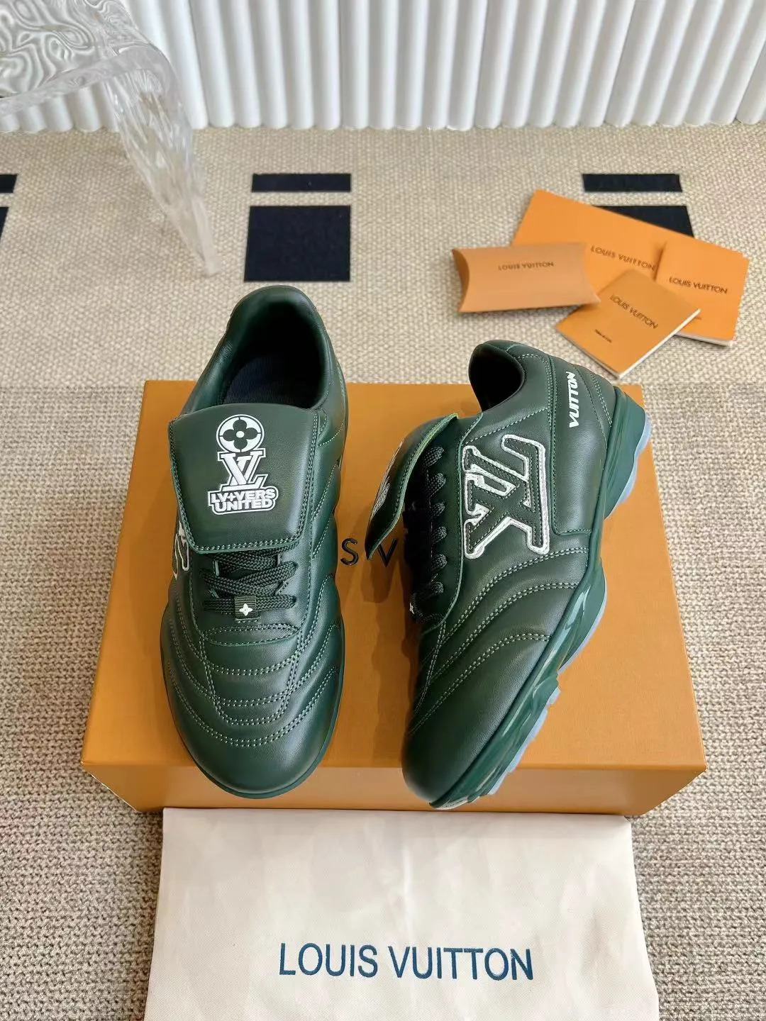 LOUIS VUITTON 緑 フットボールシューズ - 画像 (5)
