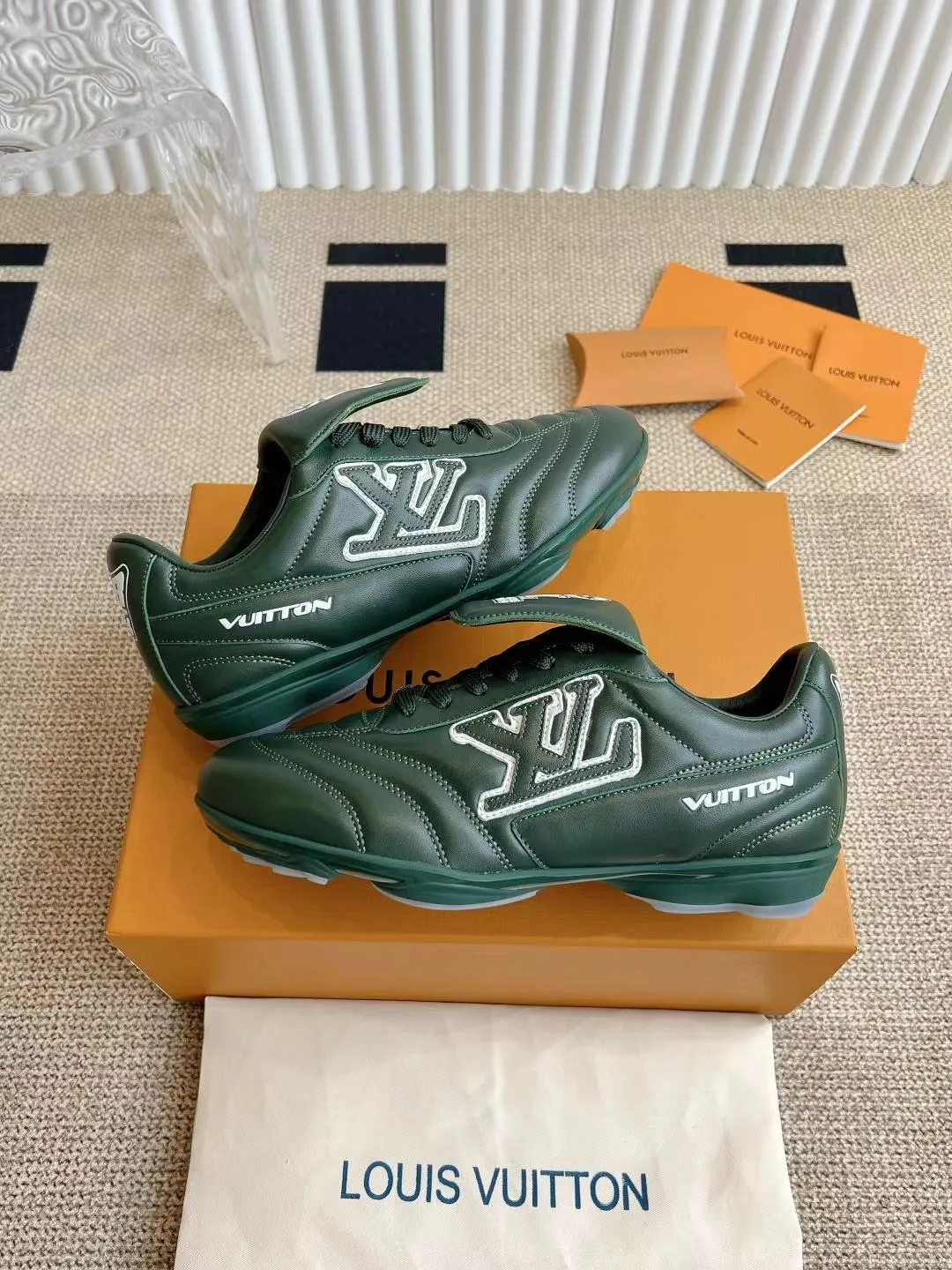 LOUIS VUITTON 緑 フットボールシューズ - 画像 (6)