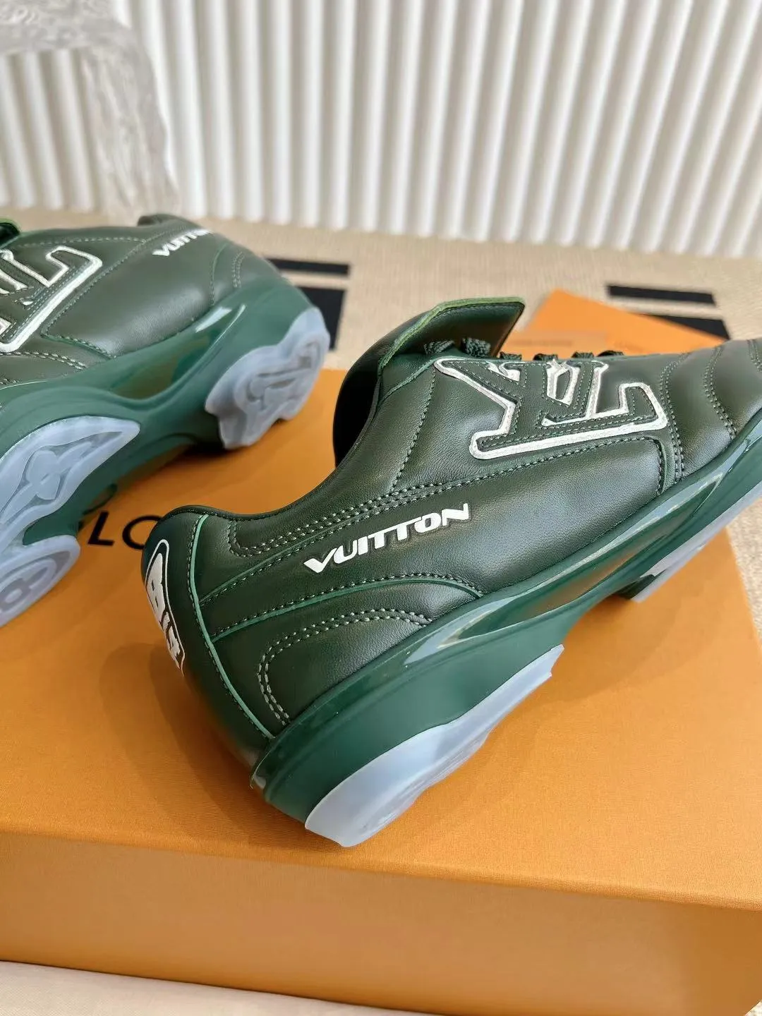 LOUIS VUITTON 緑 フットボールシューズ - 画像 (7)