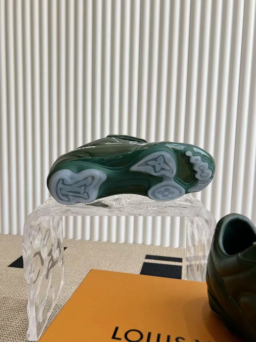 LOUIS VUITTON 緑 フットボールシューズ - 画像 (10)