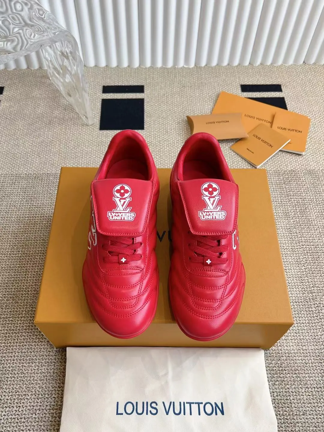 LOUIS VUITTON レッドサッカー靴 - 画像 (3)
