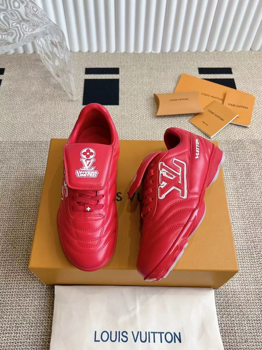 LOUIS VUITTON レッドサッカー靴 - 画像 (5)