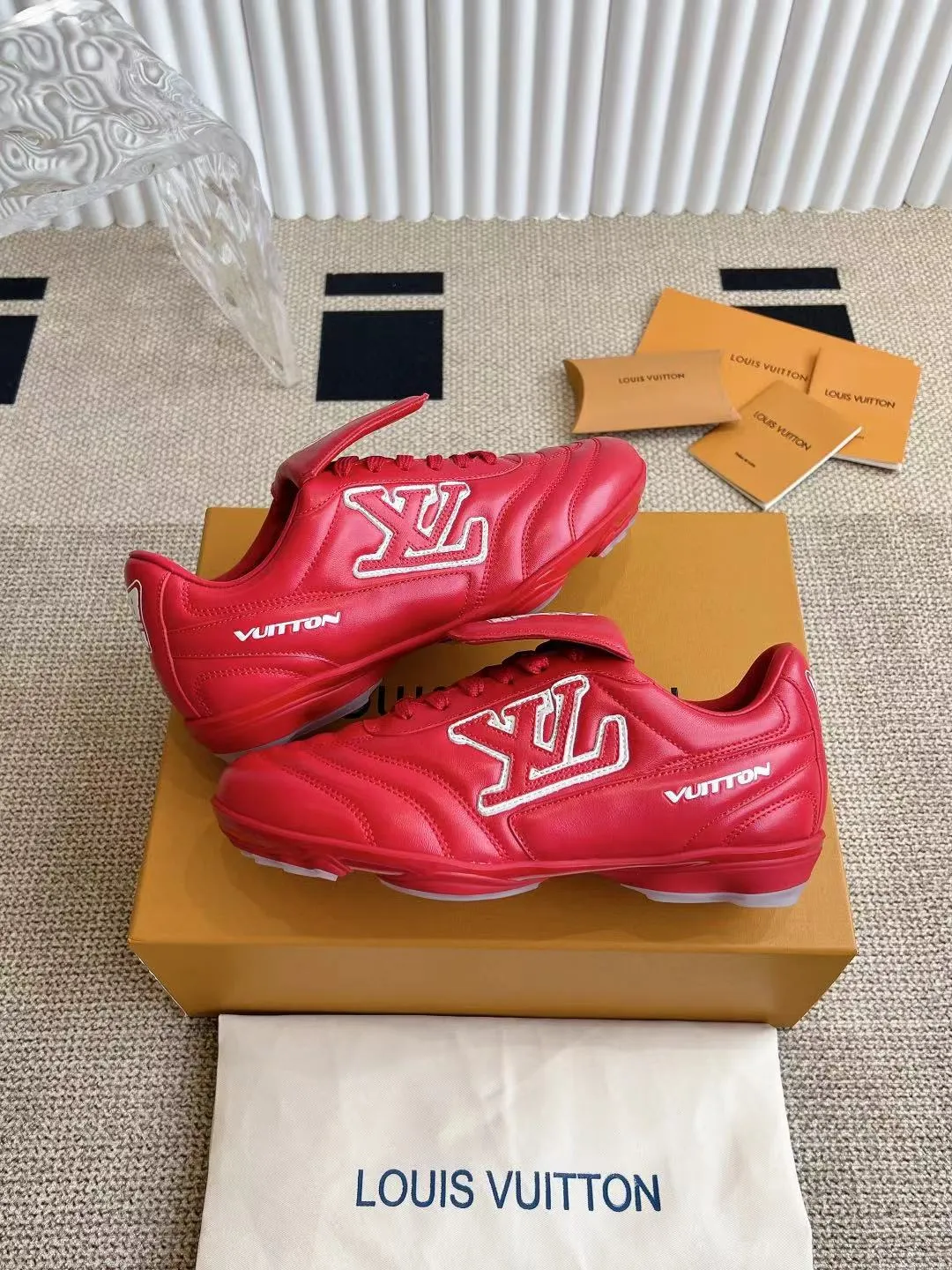 LOUIS VUITTON レッドサッカー靴 - 画像 (6)