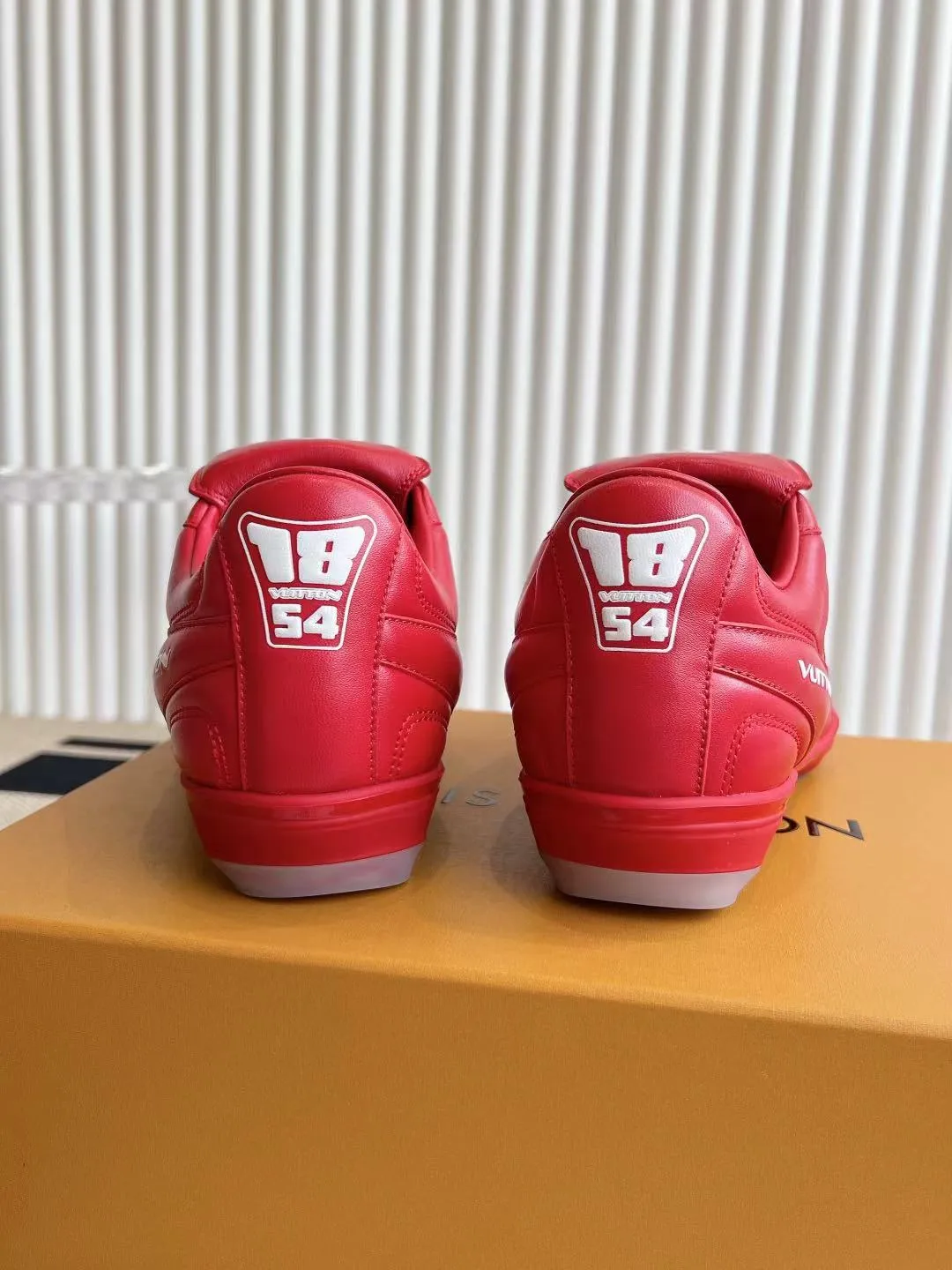 LOUIS VUITTON レッドサッカー靴 - 画像 (7)