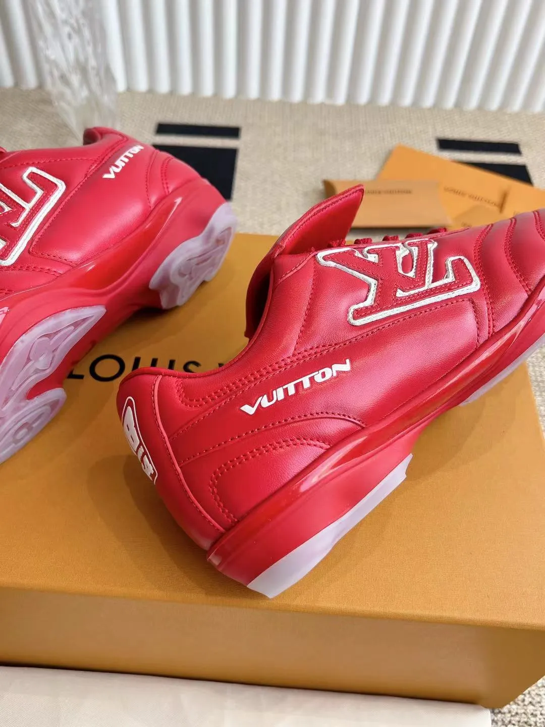 LOUIS VUITTON レッドサッカー靴 - 画像 (8)