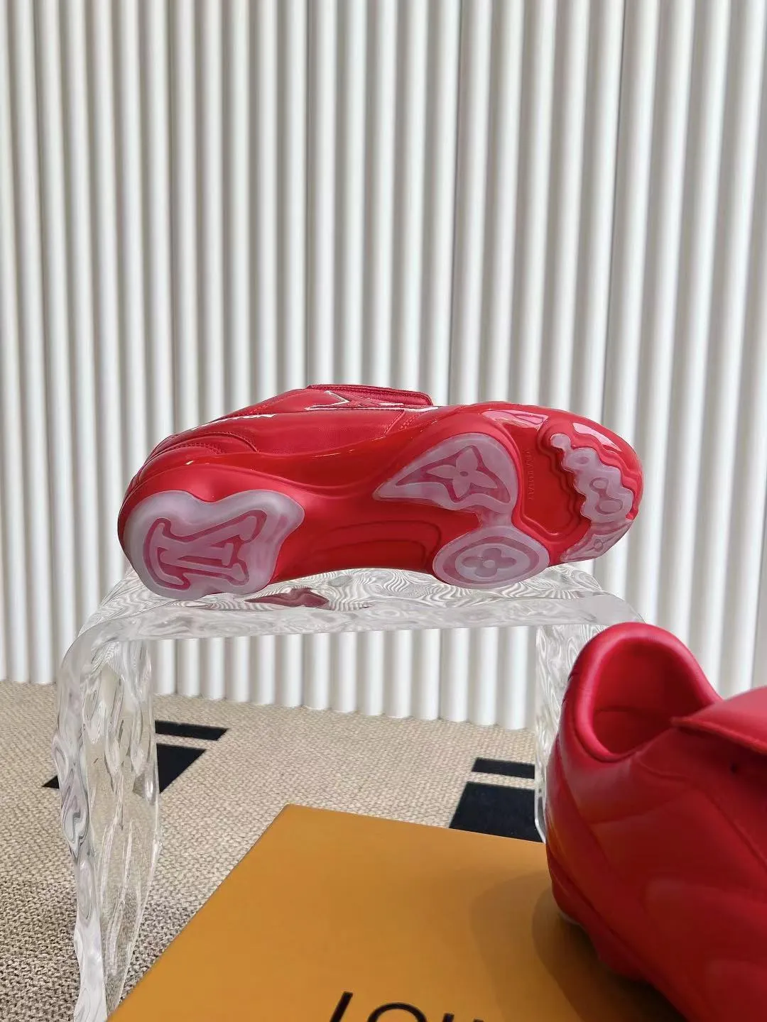 LOUIS VUITTON レッドサッカー靴 - 画像 (9)