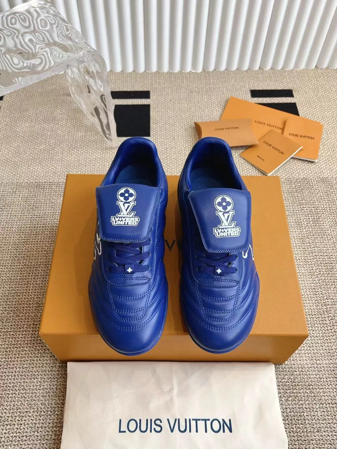 LOUIS VUITTON 青 フットボールシューズ - 画像 (3)