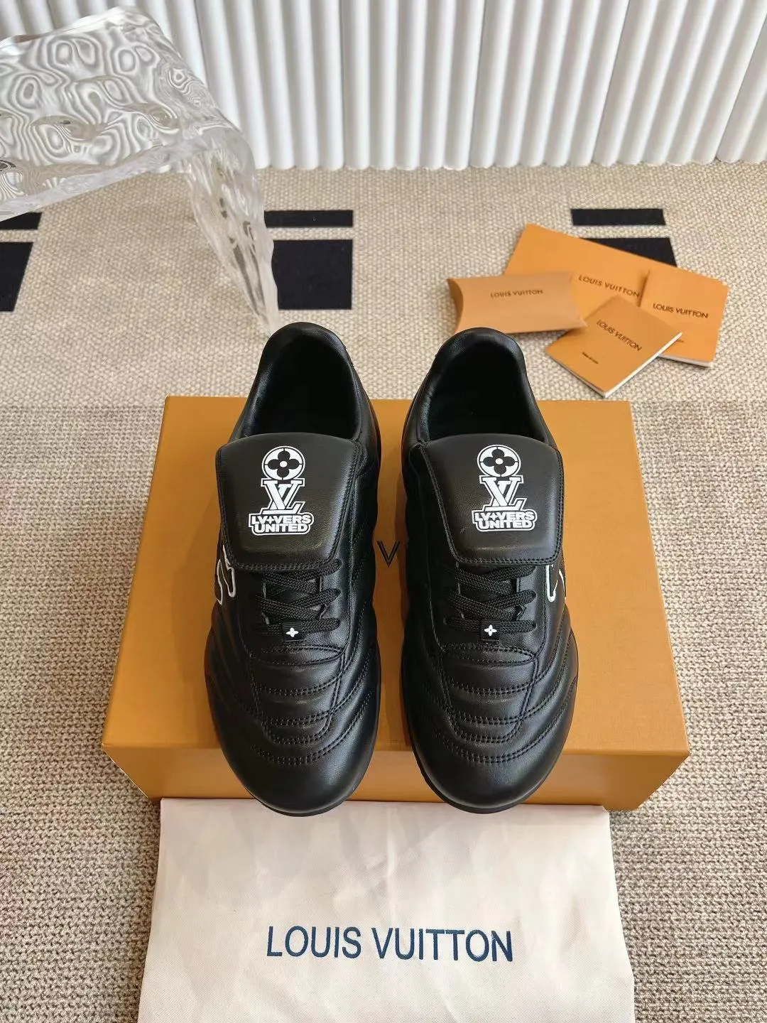 LOUIS VUITTON 黒 フットボールシューズ - 画像 (3)
