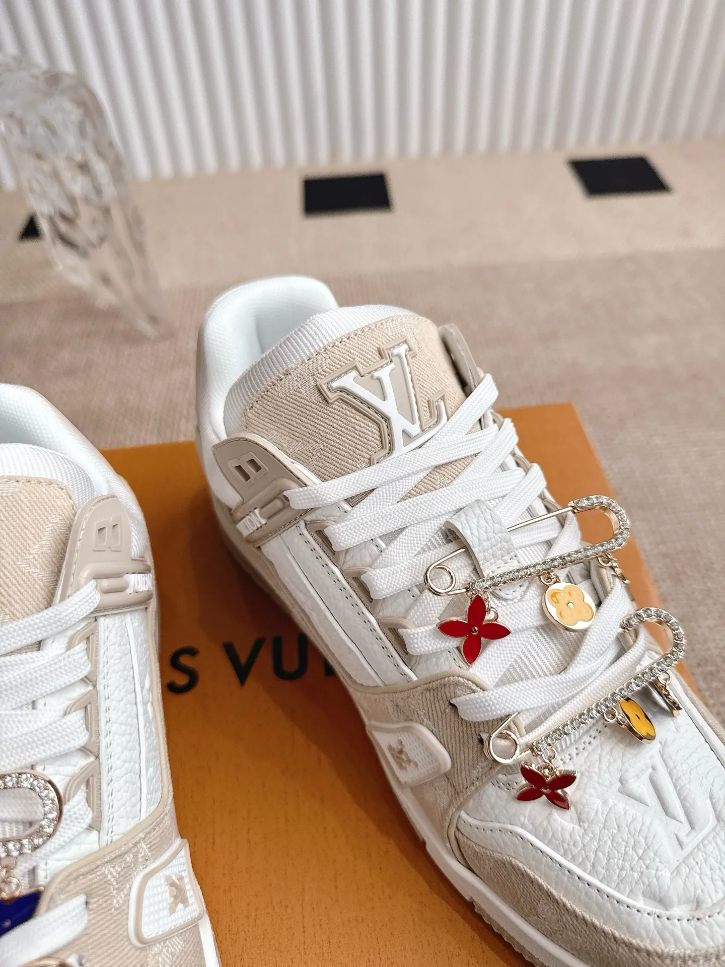 Louis Vuitton ホワイト LV Trainer - 画像 (7)