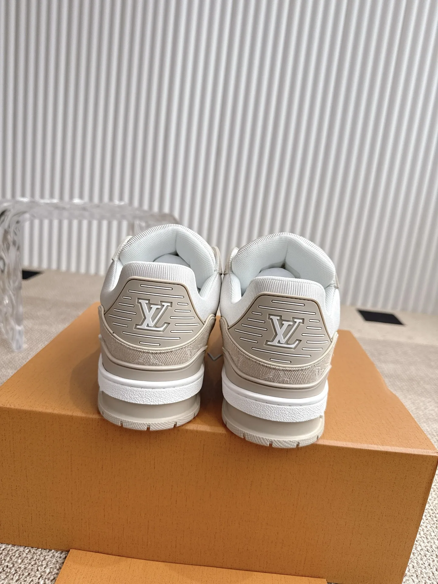 Louis Vuitton ホワイト LV Trainer - 画像 (8)