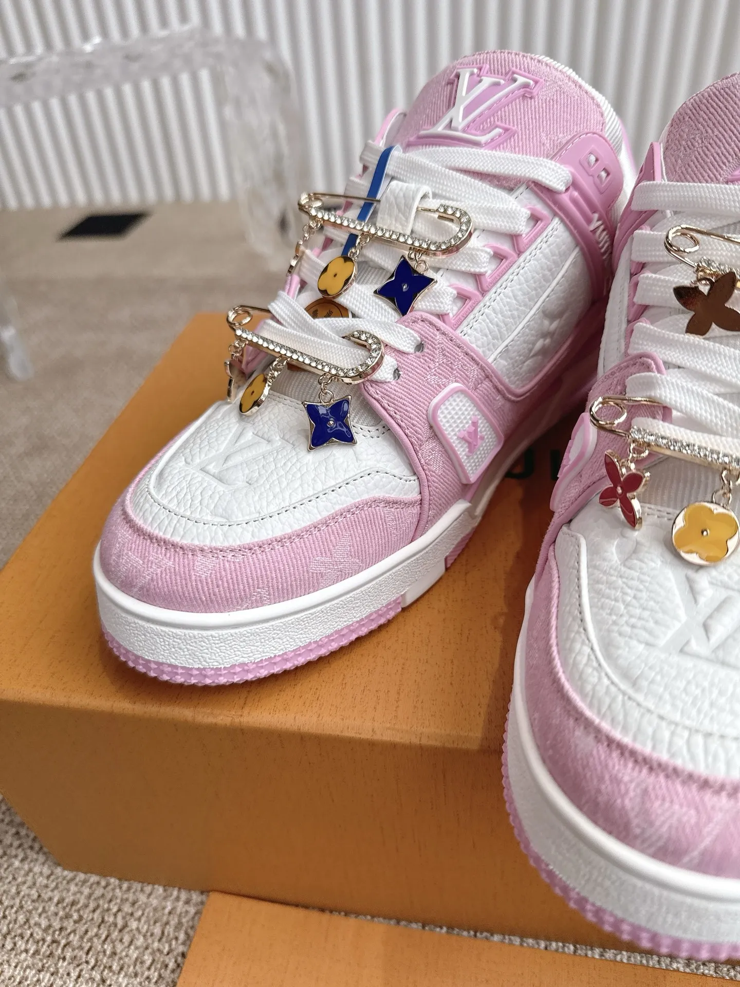 Louis Vuitton ピンク LV Trainer - 画像 (5)
