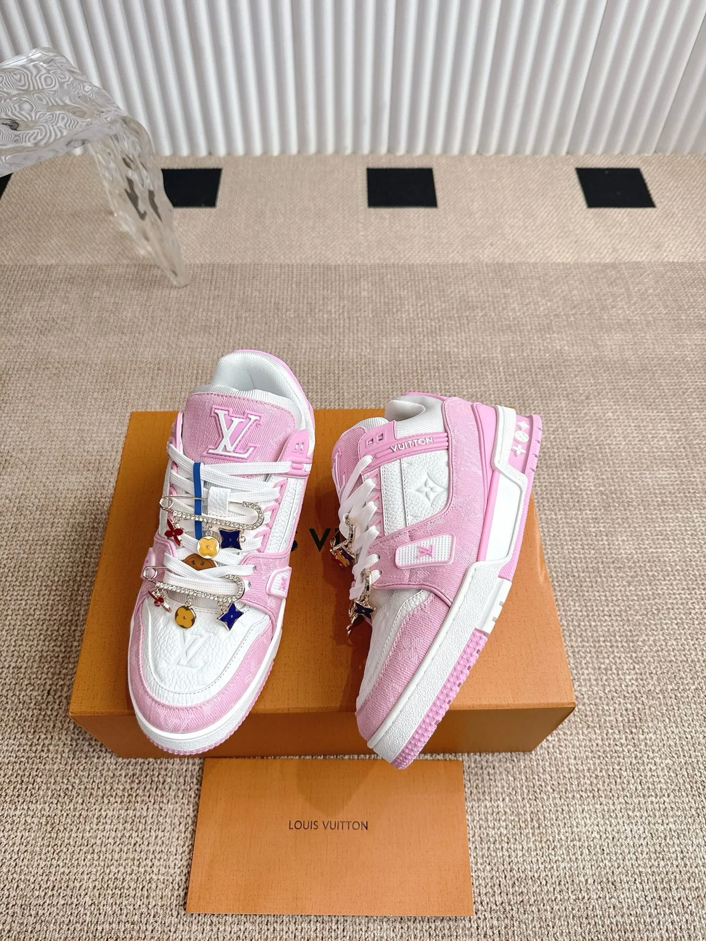 Louis Vuitton ピンク LV Trainer - 画像 (6)