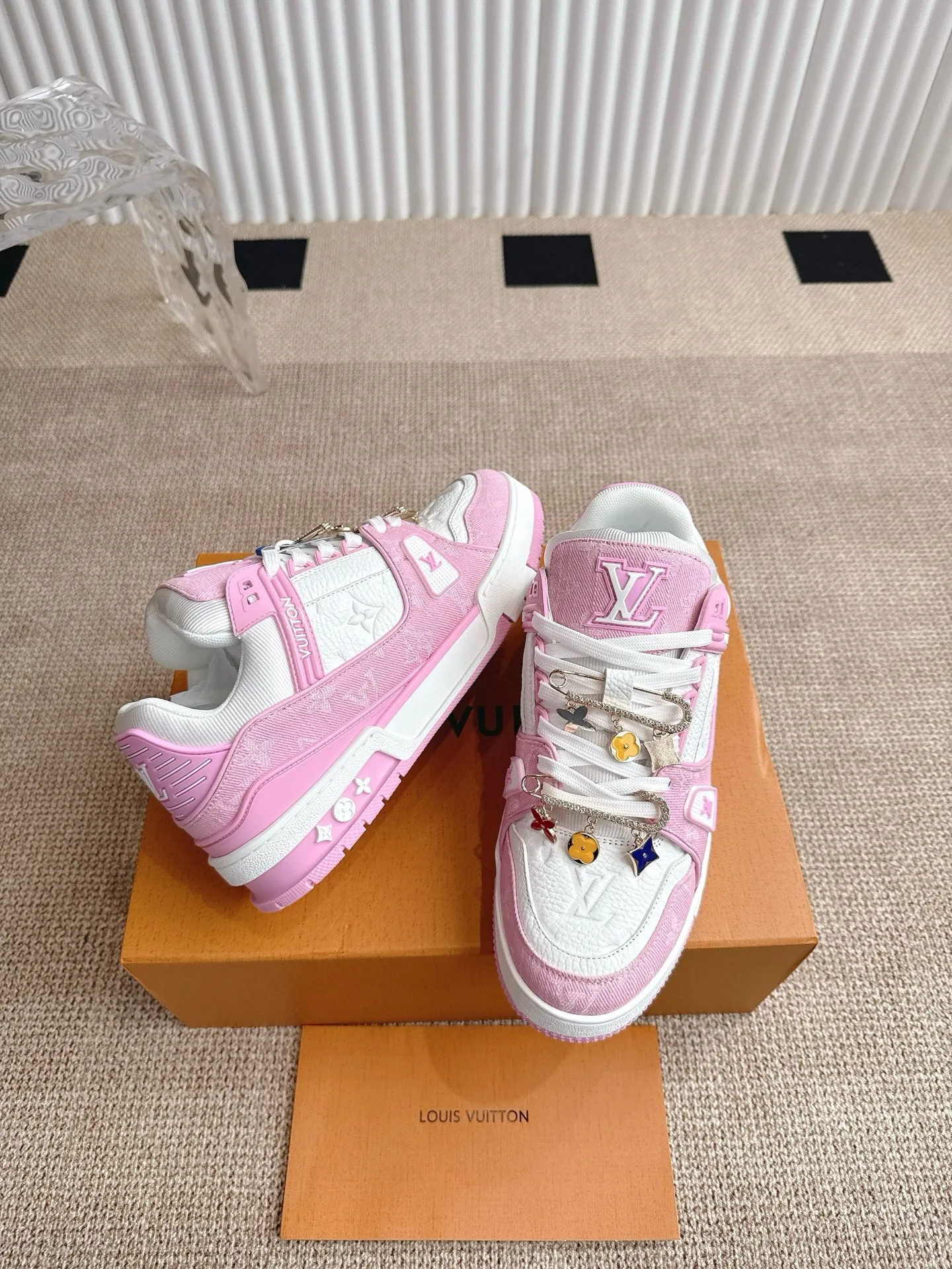 Louis Vuitton ピンク LV Trainer - 画像 (7)