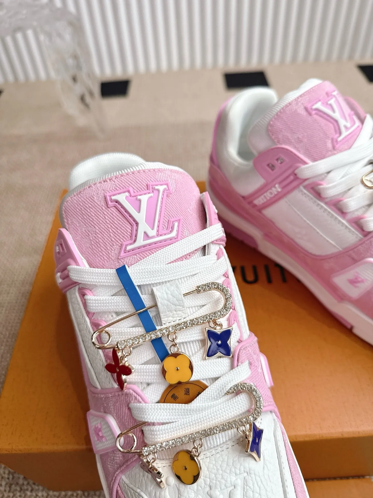 Louis Vuitton ピンク LV Trainer - 画像 (8)