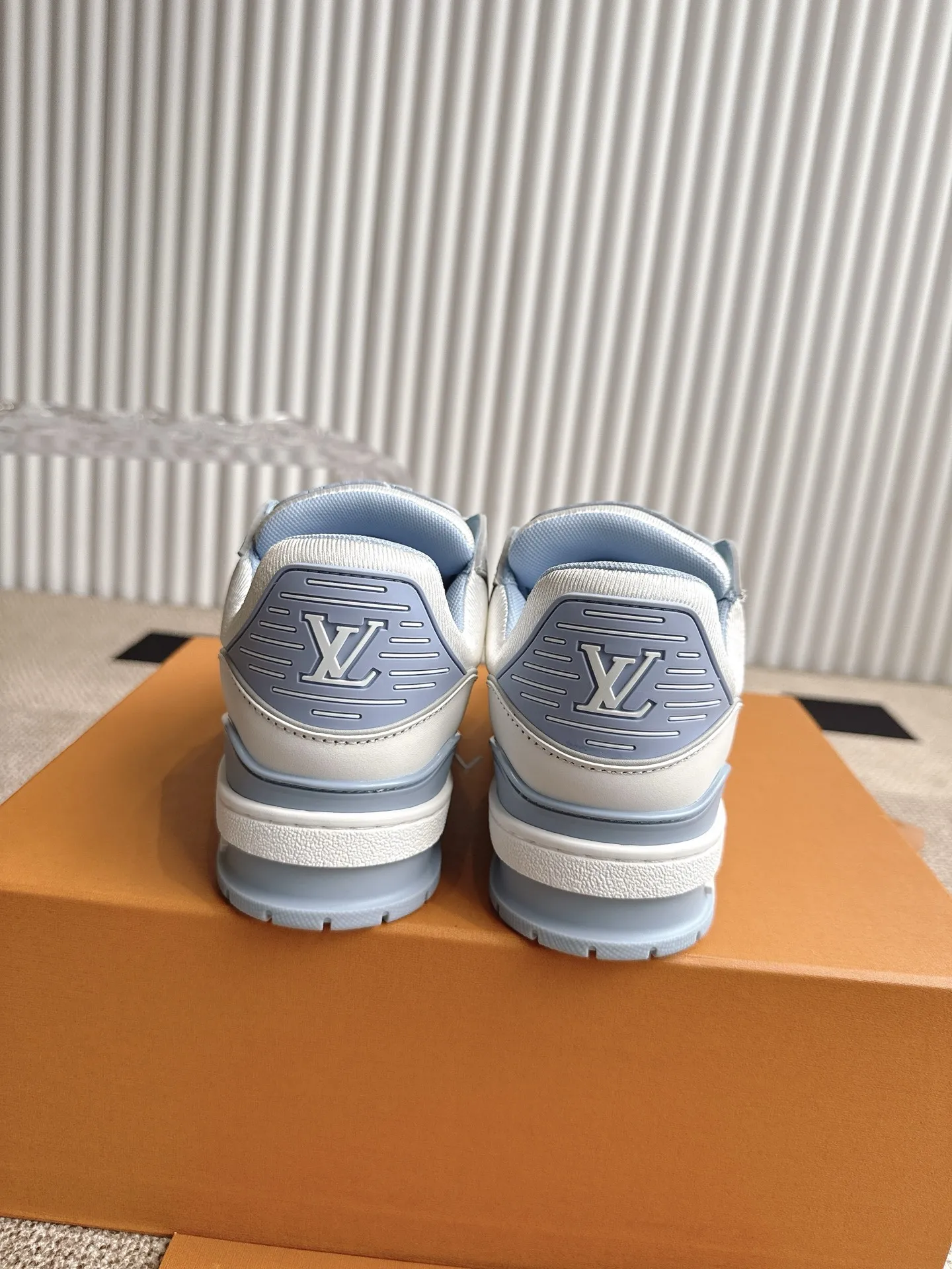 Louis Vuitton 青色 LV Trainer - 画像 (8)