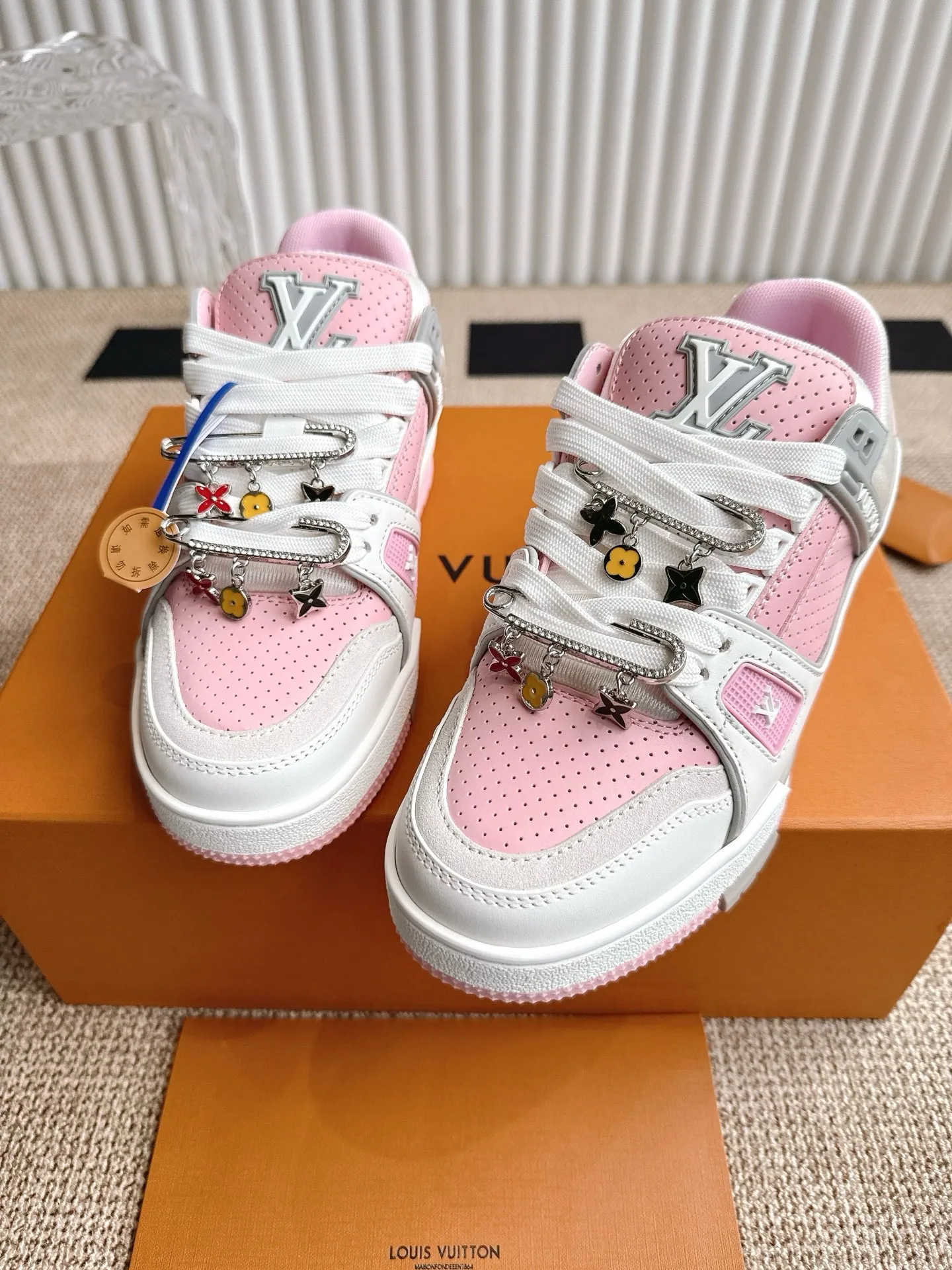 Louis Vuitton ピンク LV Trainer - 画像 (8)