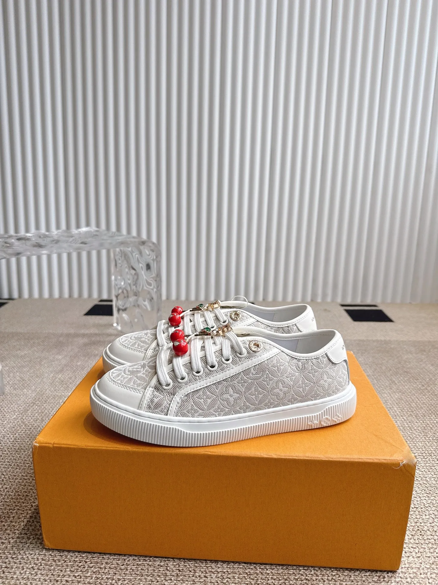 LOUIS VUITTON LAGOON スニーカー ホワイト