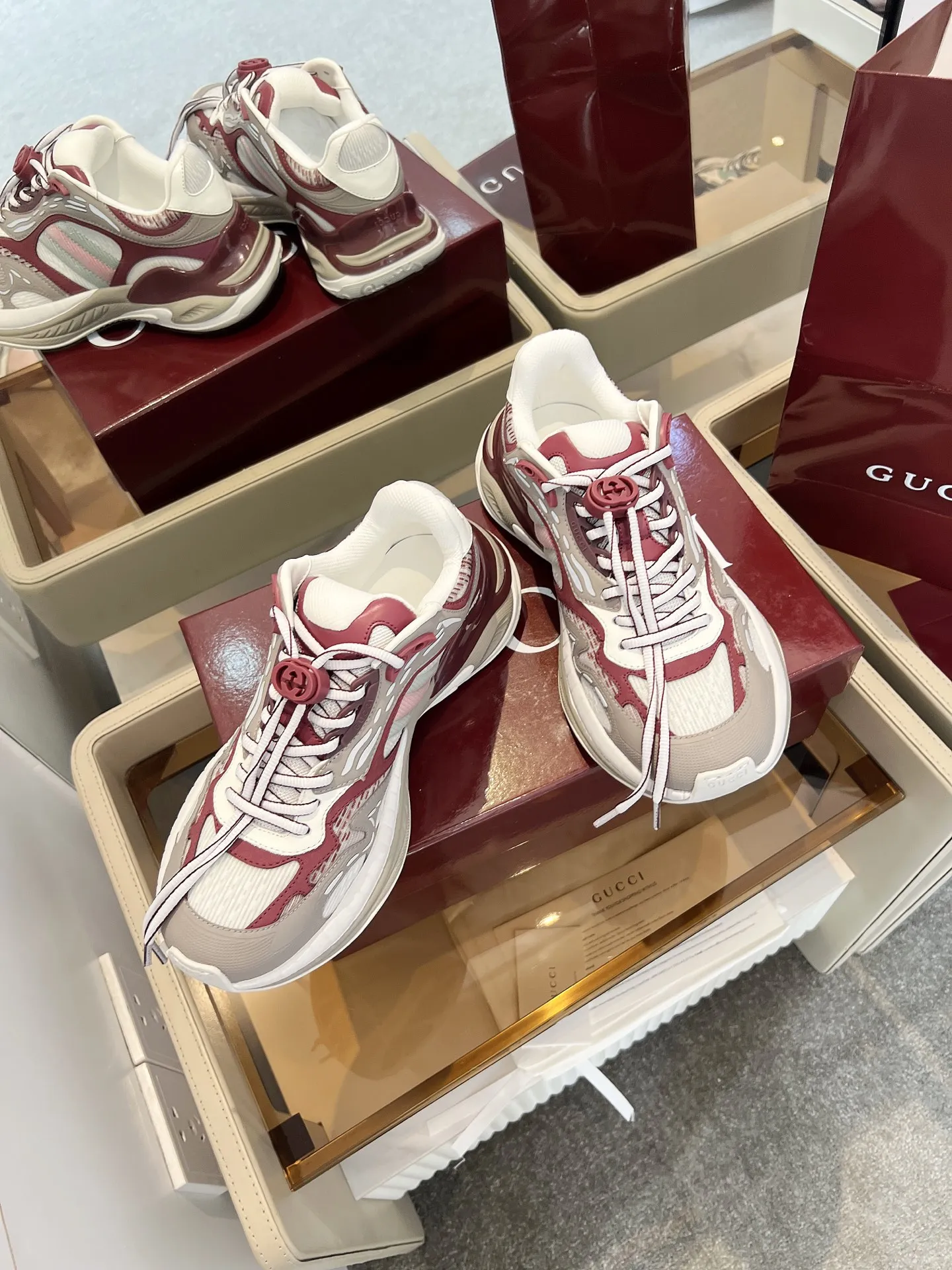 Gucci 2.0 スニーカー レッド クラシックストライプ - 画像 (4)