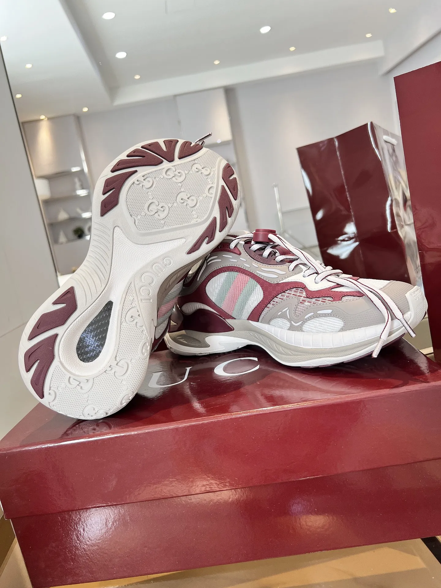 Gucci 2.0 スニーカー レッド クラシックストライプ - 画像 (6)