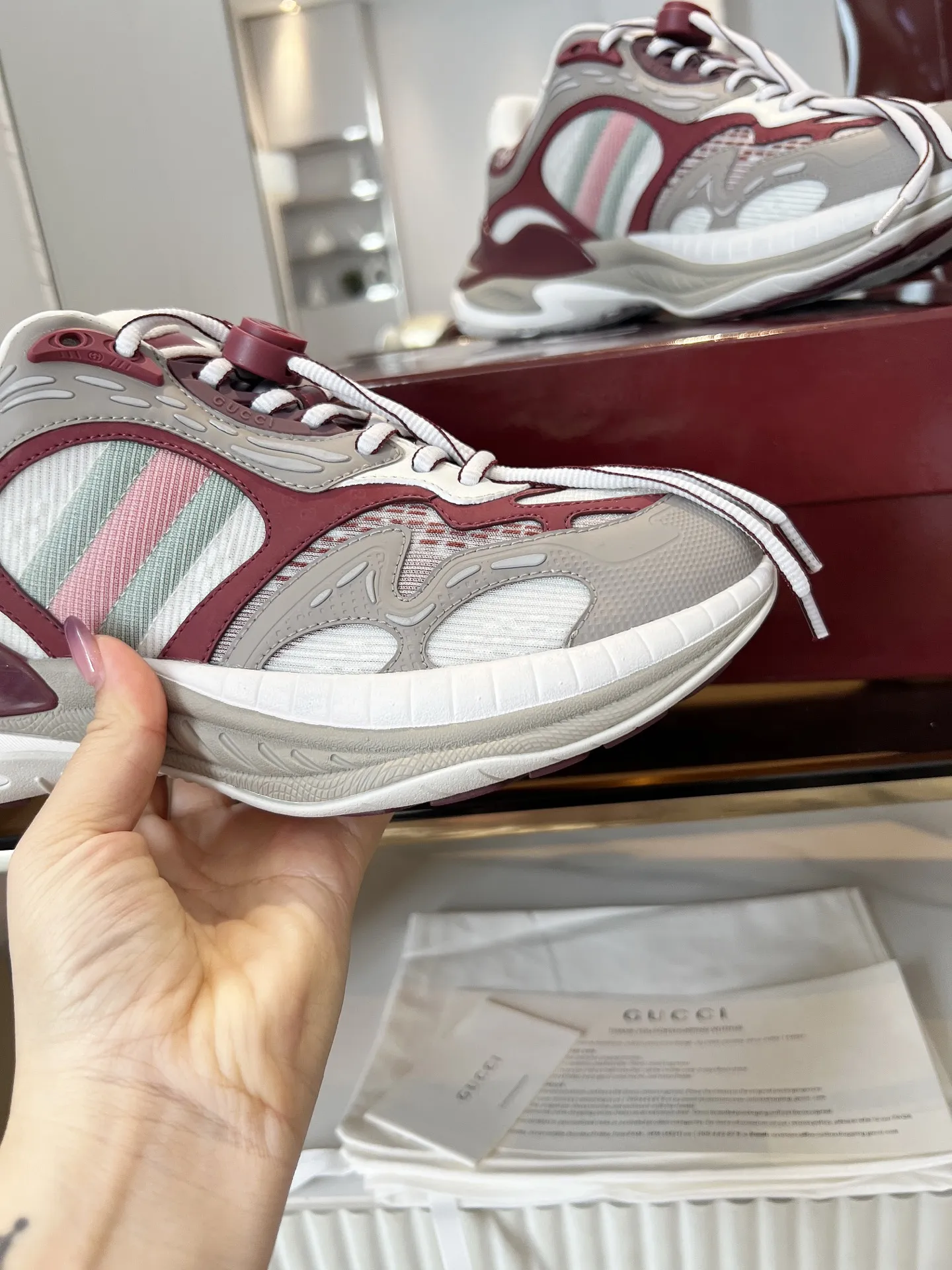 Gucci 2.0 スニーカー レッド クラシックストライプ - 画像 (7)