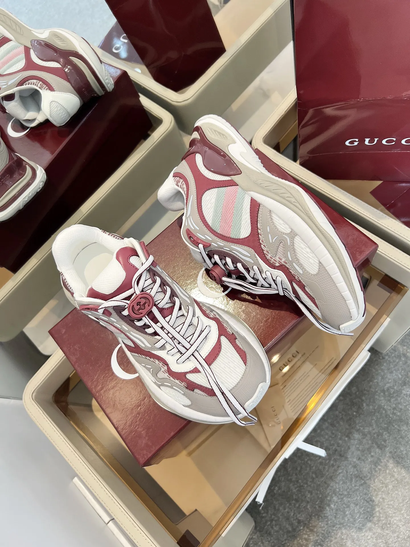 Gucci 2.0 スニーカー レッド クラシックストライプ - 画像 (8)