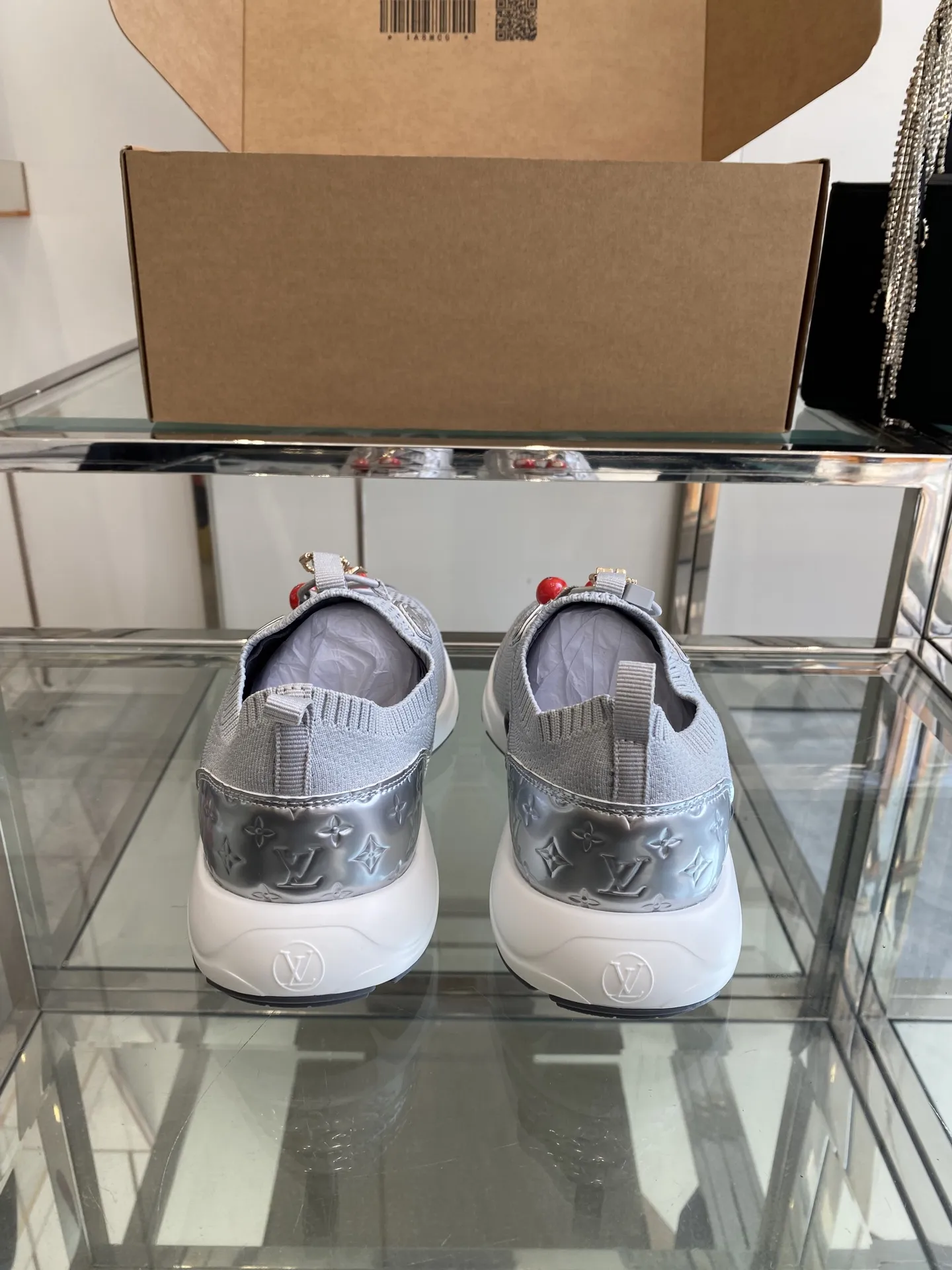 LOUIS VUITTON グレー ソックスシューズ - 画像 (10)