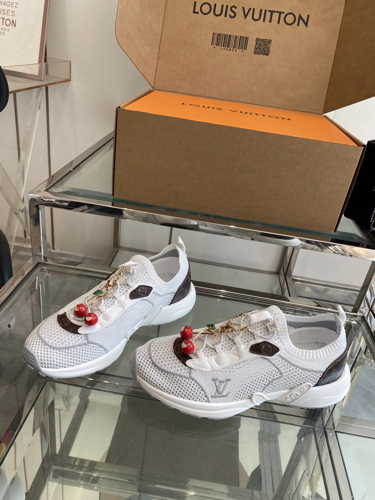 LOUIS VUITTON 白 ソックスシューズ - 画像 (9)