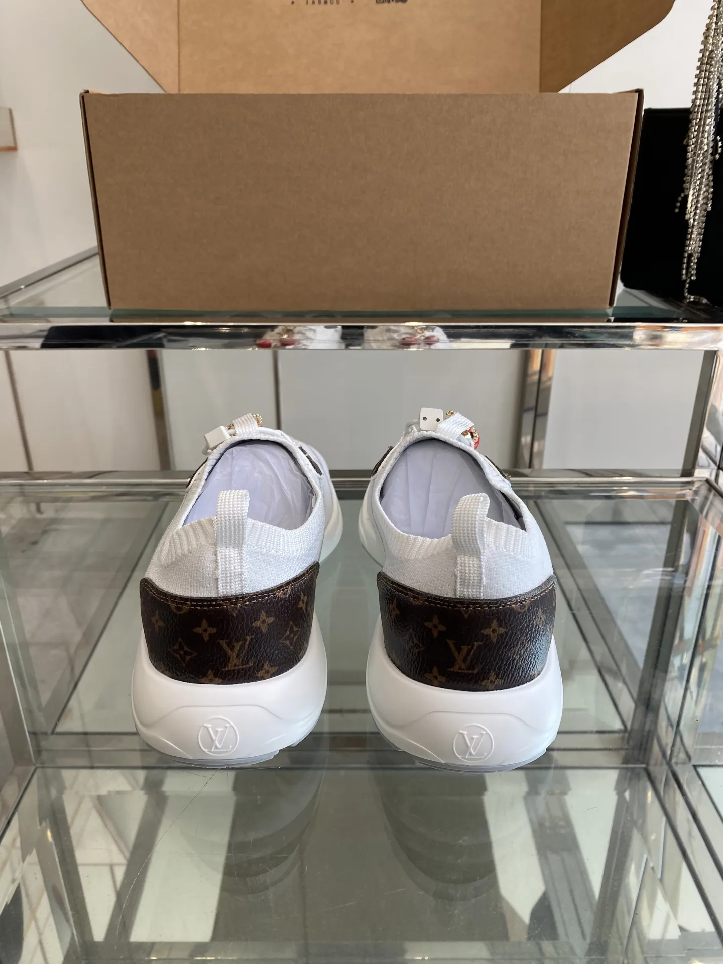 LOUIS VUITTON 白 ソックスシューズ - 画像 (10)