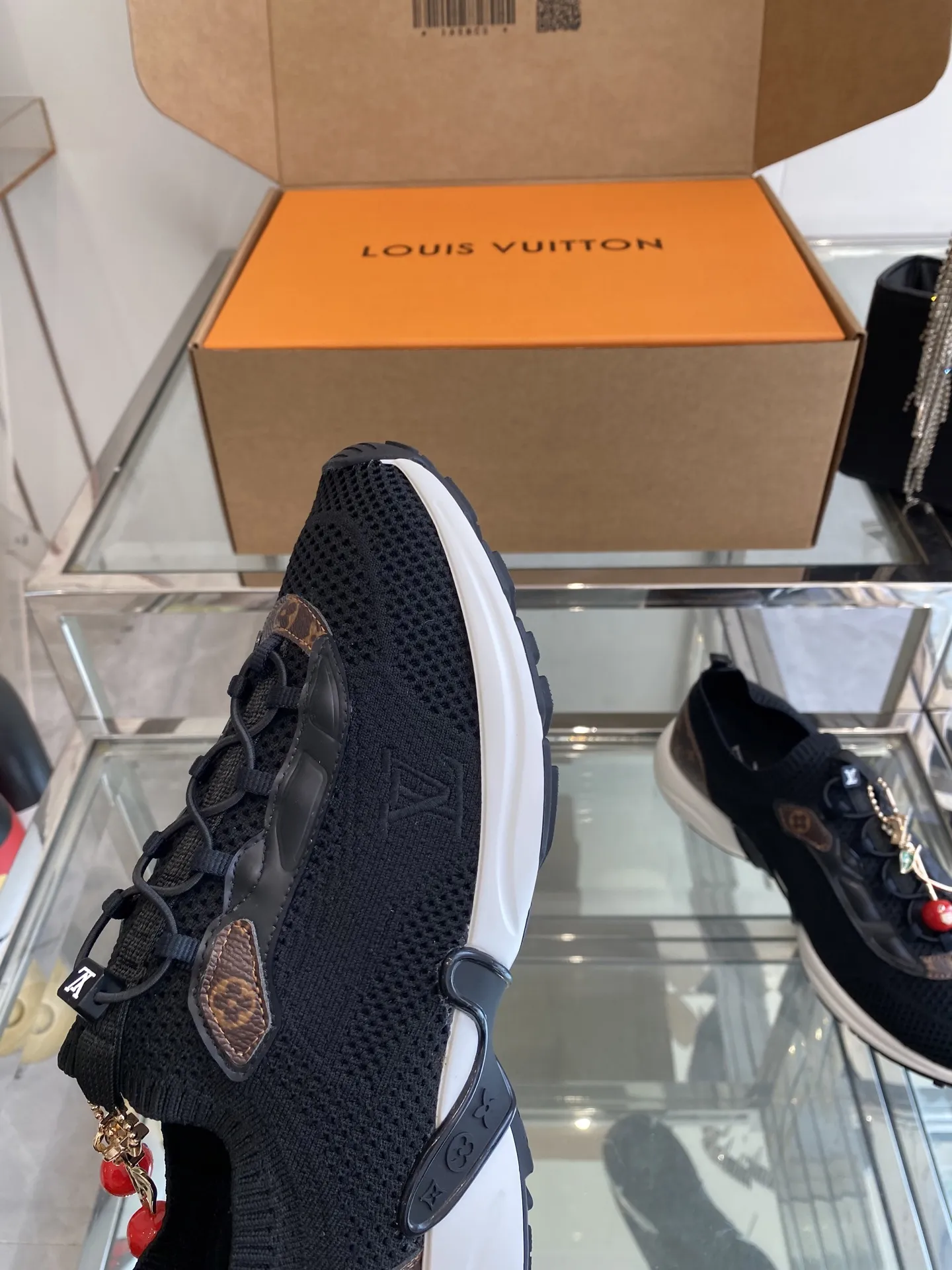 LOUIS VUITTON 黒 ソックスシューズ - 画像 (7)