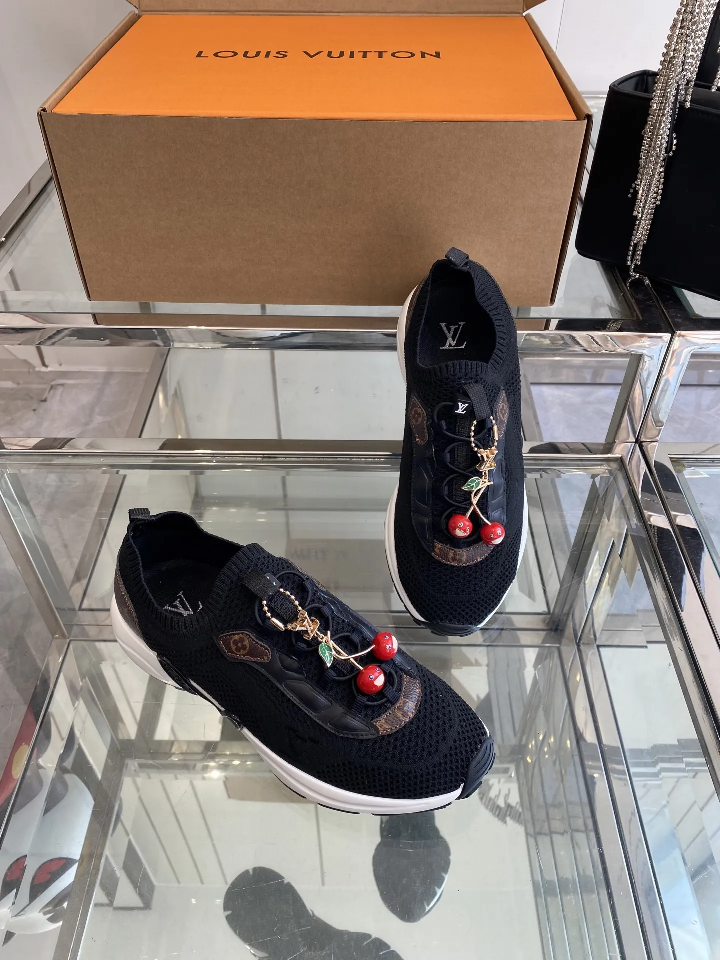 LOUIS VUITTON 黒 ソックスシューズ - 画像 (8)