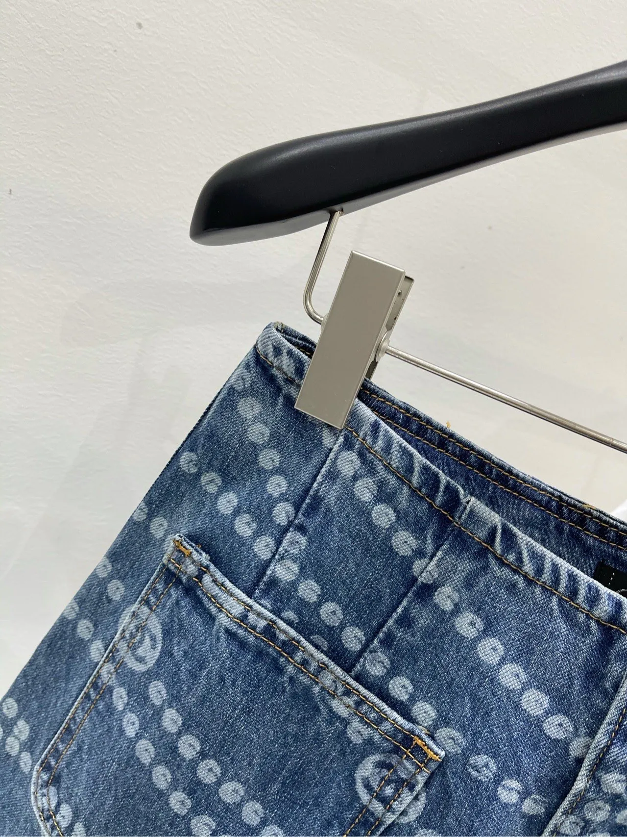 Chanel ダブルCプリントデニムショーツ カウボーイブルー ハイウエスト - 画像 (4)