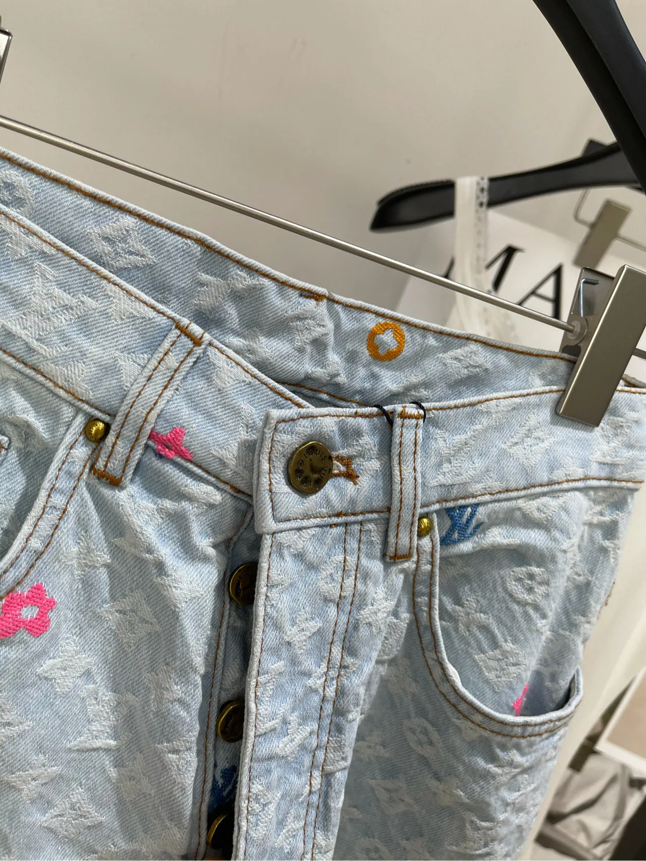 Louis Vuitton 水色クローバージャカードデニムパンツ - 画像 (5)