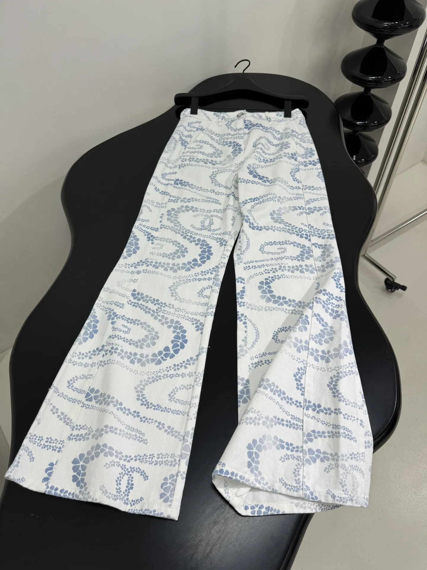 CHANEL 25coco beachリゾートマイクロラッパカウボーイパンツライトブルー - 画像 (5)