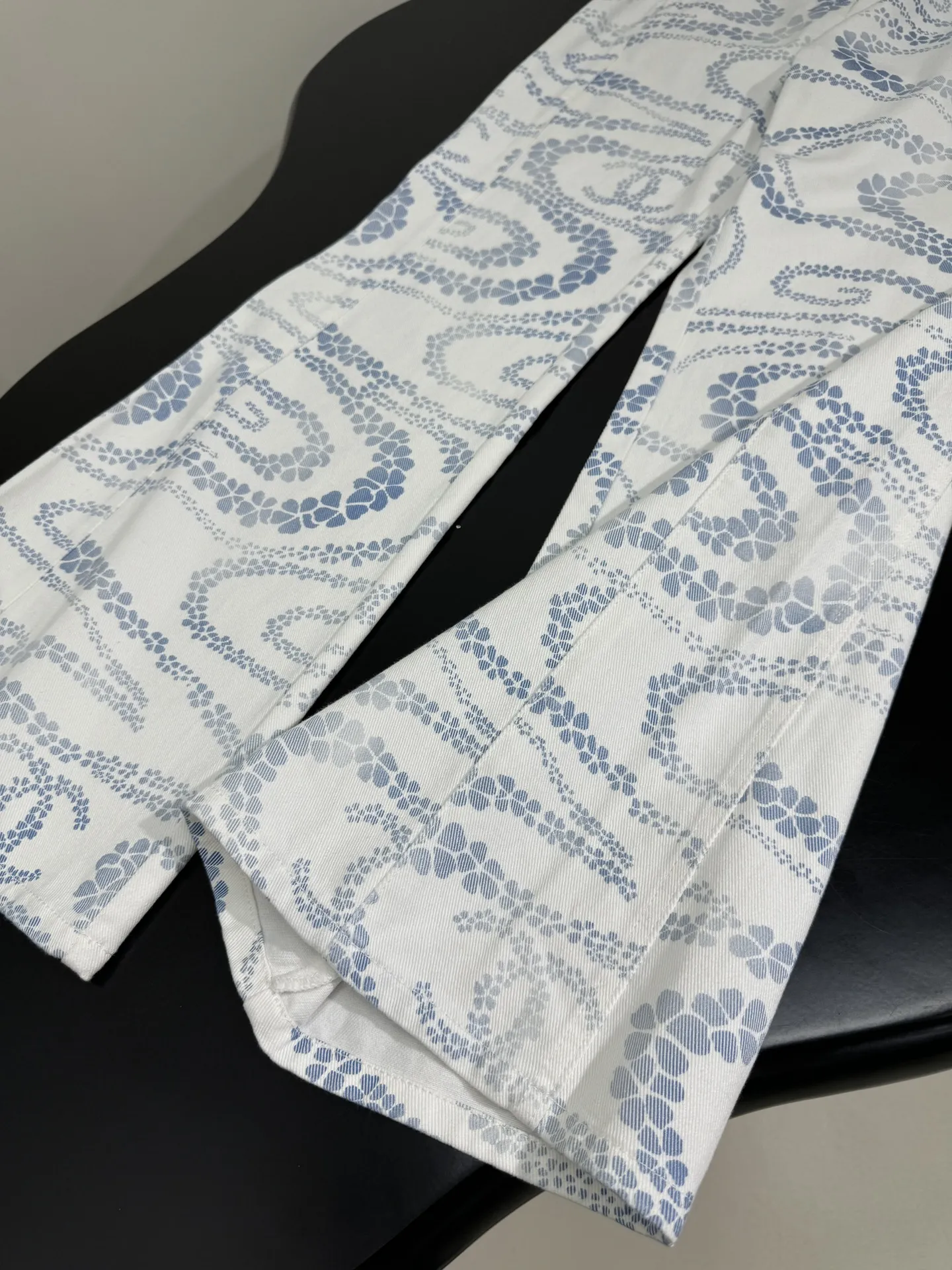 CHANEL 25coco beachリゾートマイクロラッパカウボーイパンツライトブルー - 画像 (6)