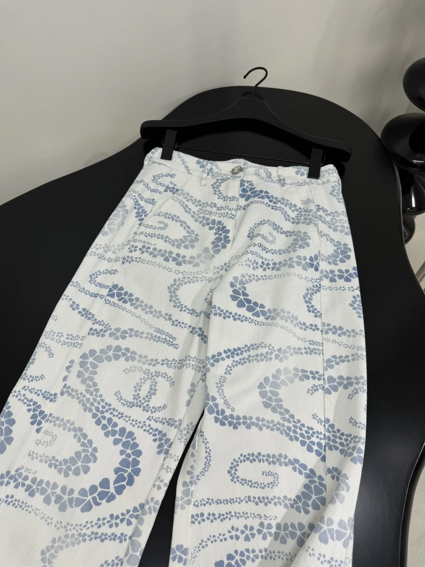 CHANEL 25coco beachリゾートマイクロラッパカウボーイパンツライトブルー - 画像 (7)